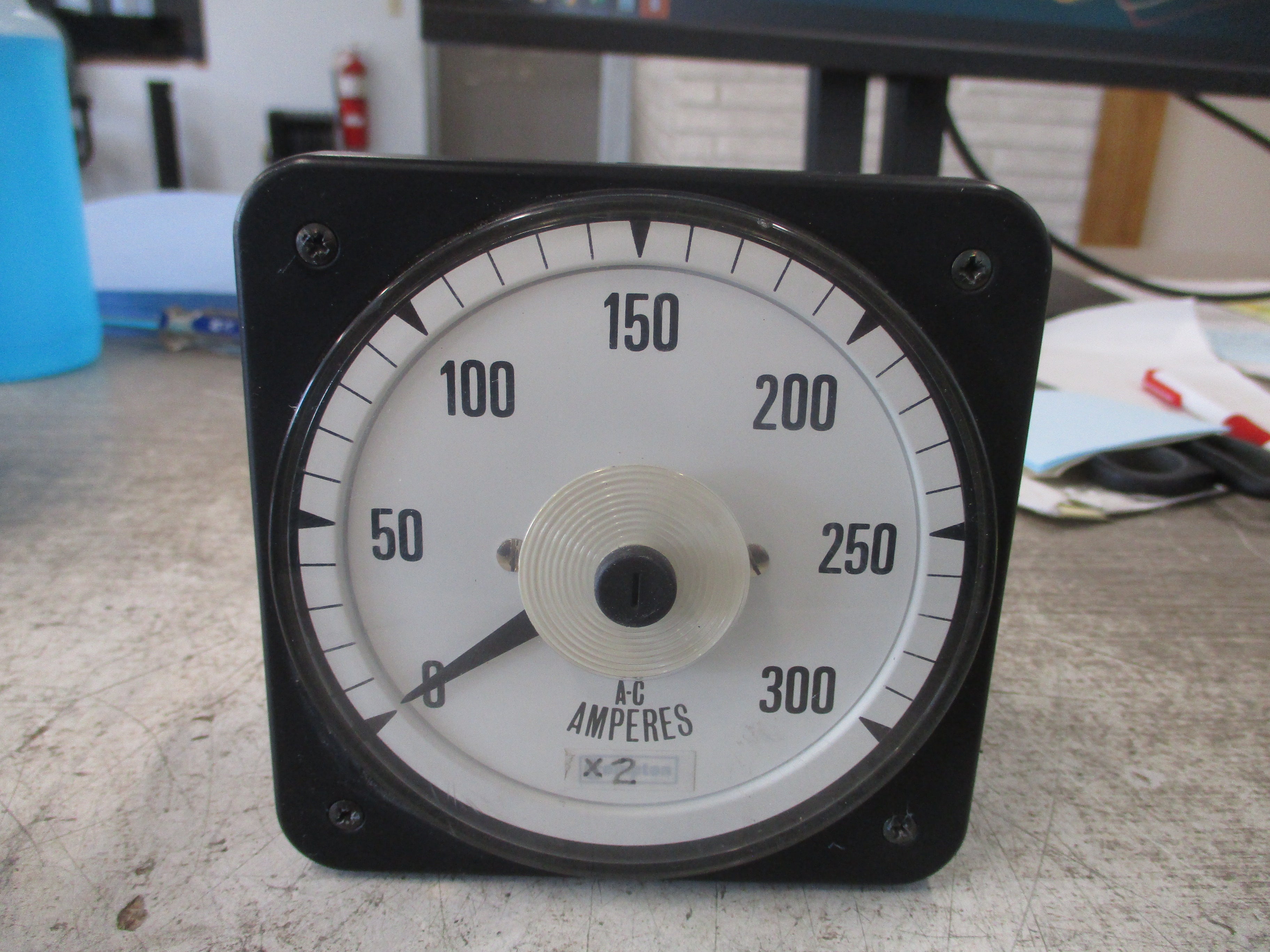 Crompton AC Ammeter 077-05FA-LSW4-C6 Range: 0-300A Used