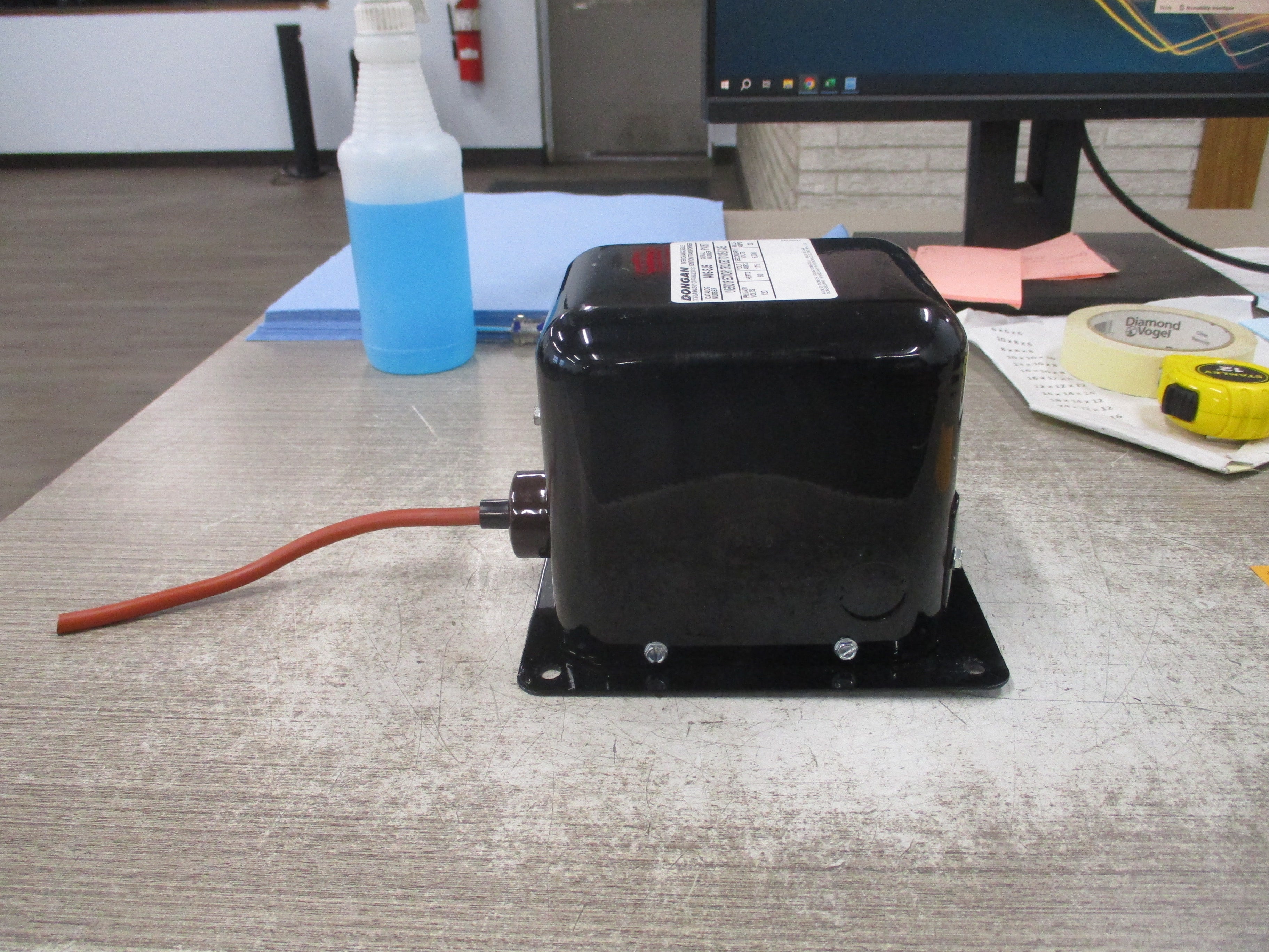 Dongan Ignition Transformer A06-SJ5 Pri: 120V Sec: 6000V 60Hz Used