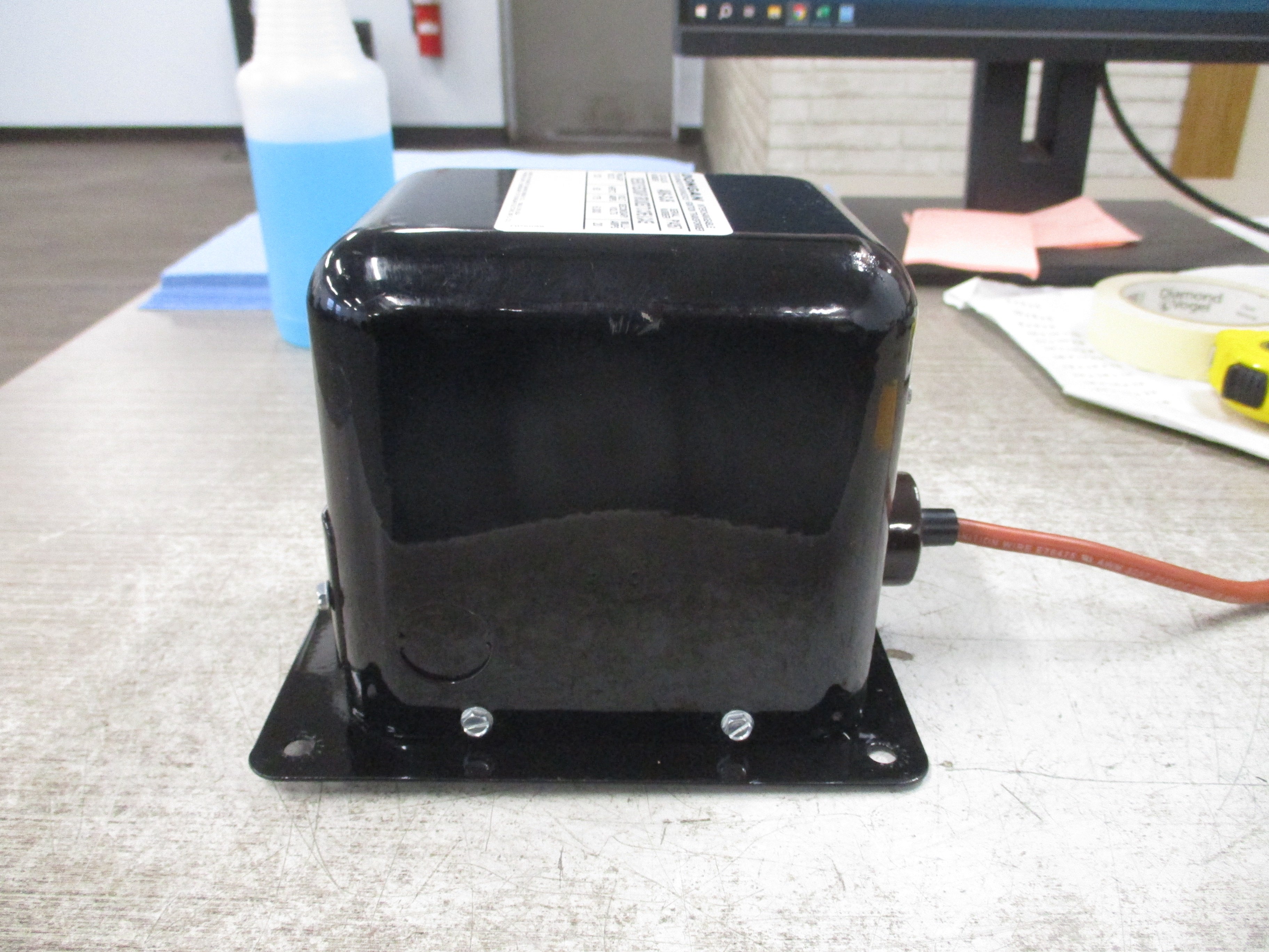 Dongan Ignition Transformer A06-SJ5 Pri: 120V Sec: 6000V 60Hz Used