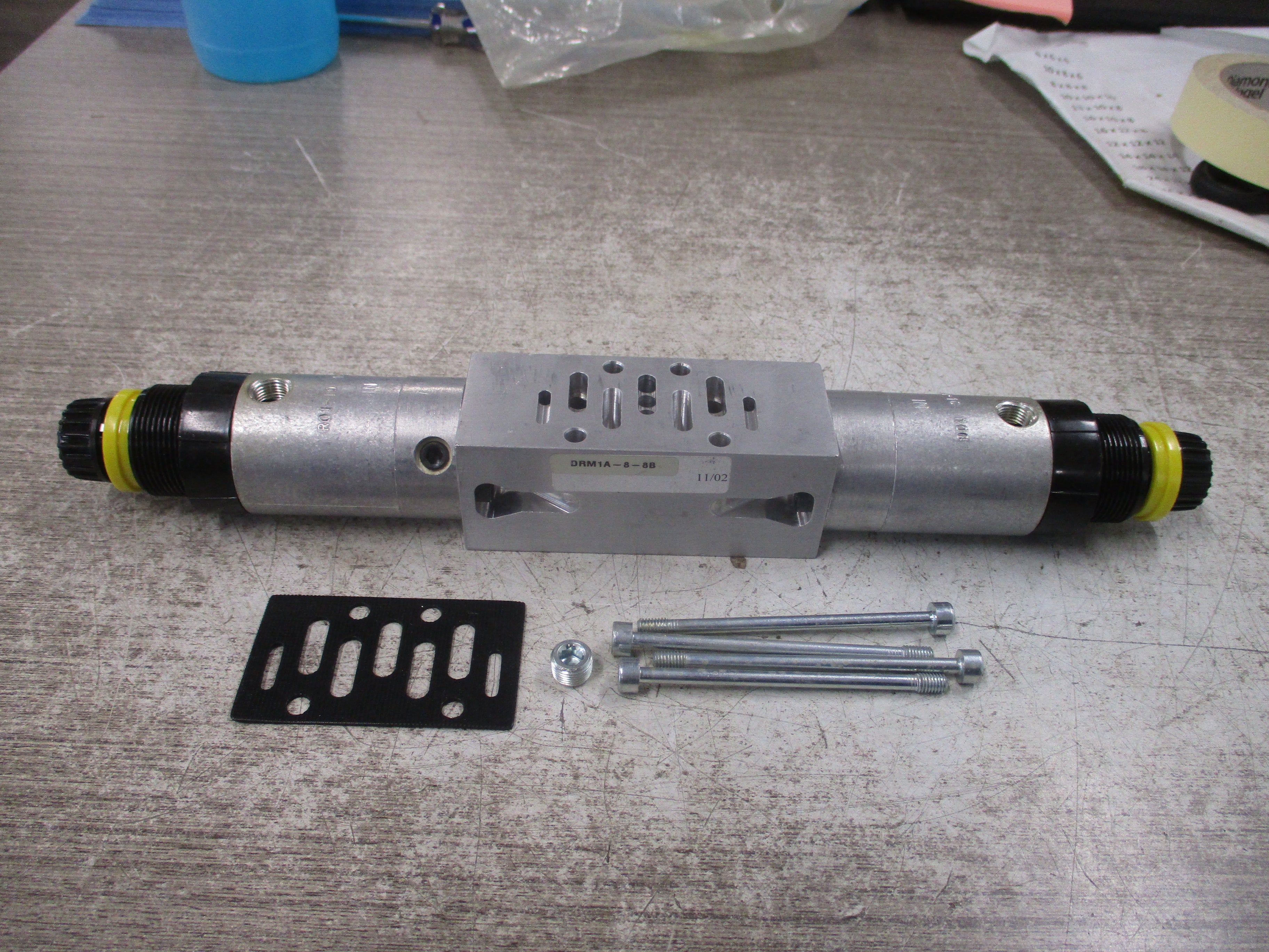 Norgren Dual Regulator DRM1A-8-8B *No Box* New Surplus