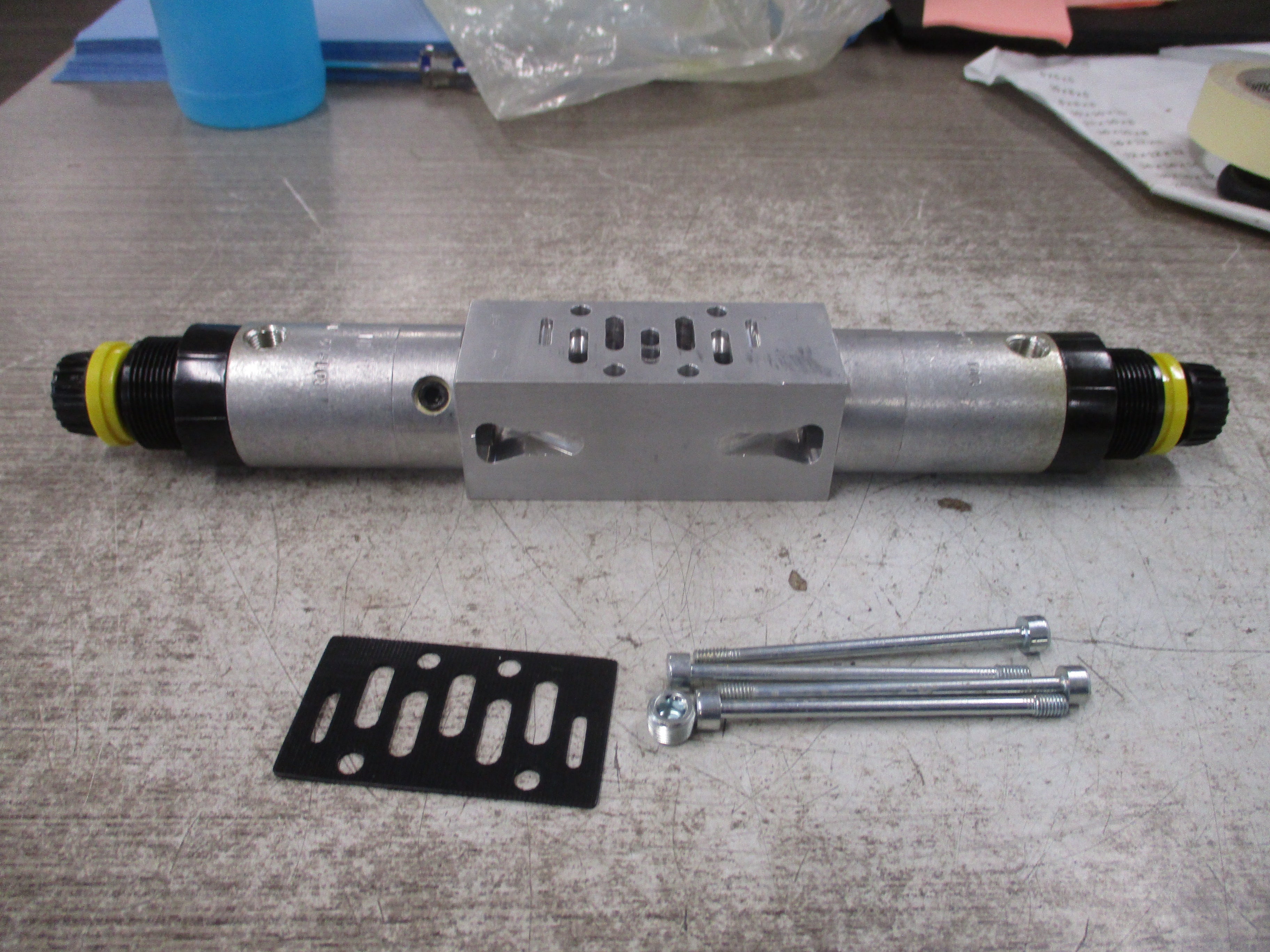 Norgren Dual Regulator DRM1A-8-8B *No Box* New Surplus