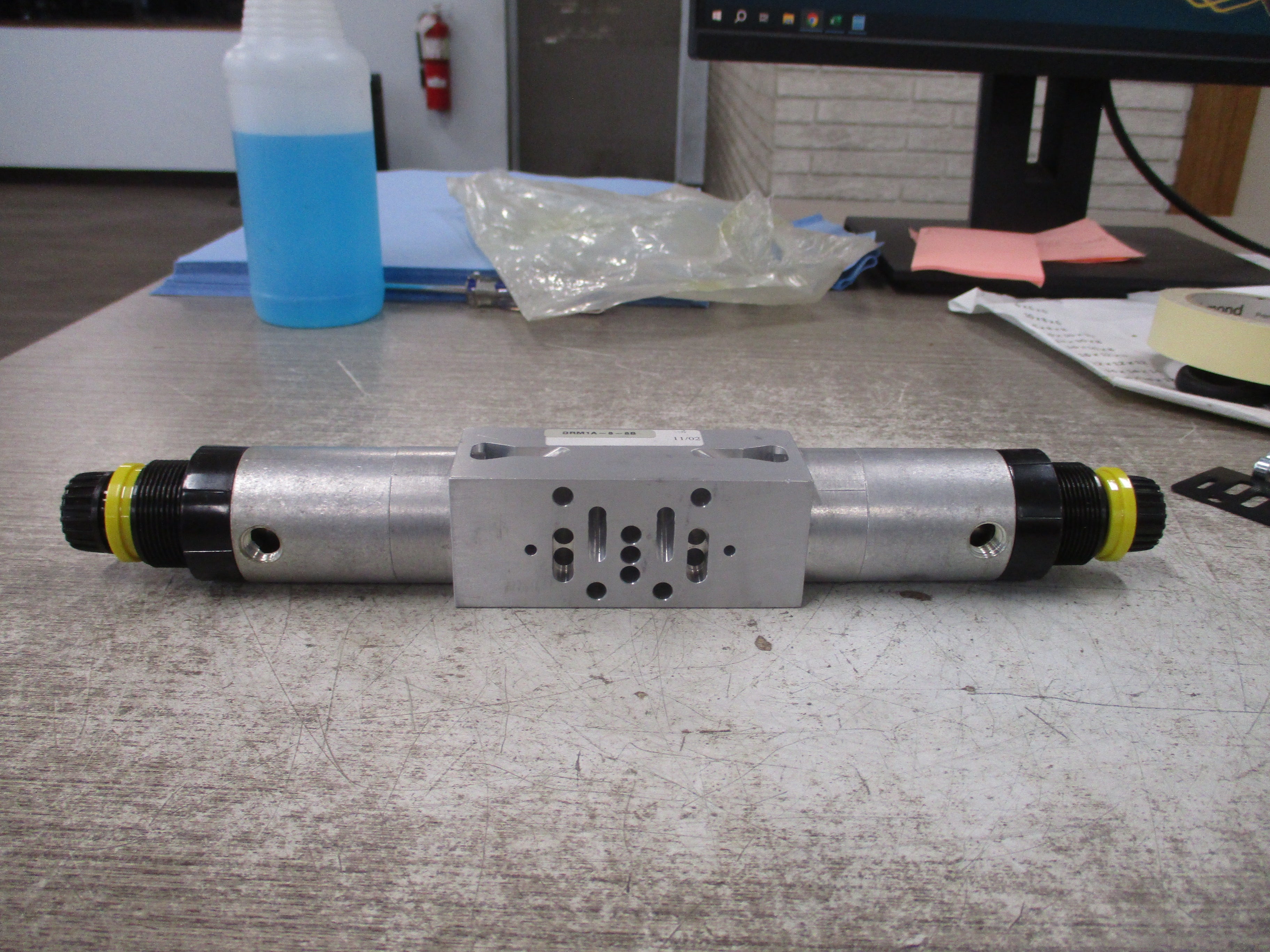 Norgren Dual Regulator DRM1A-8-8B *No Box* New Surplus