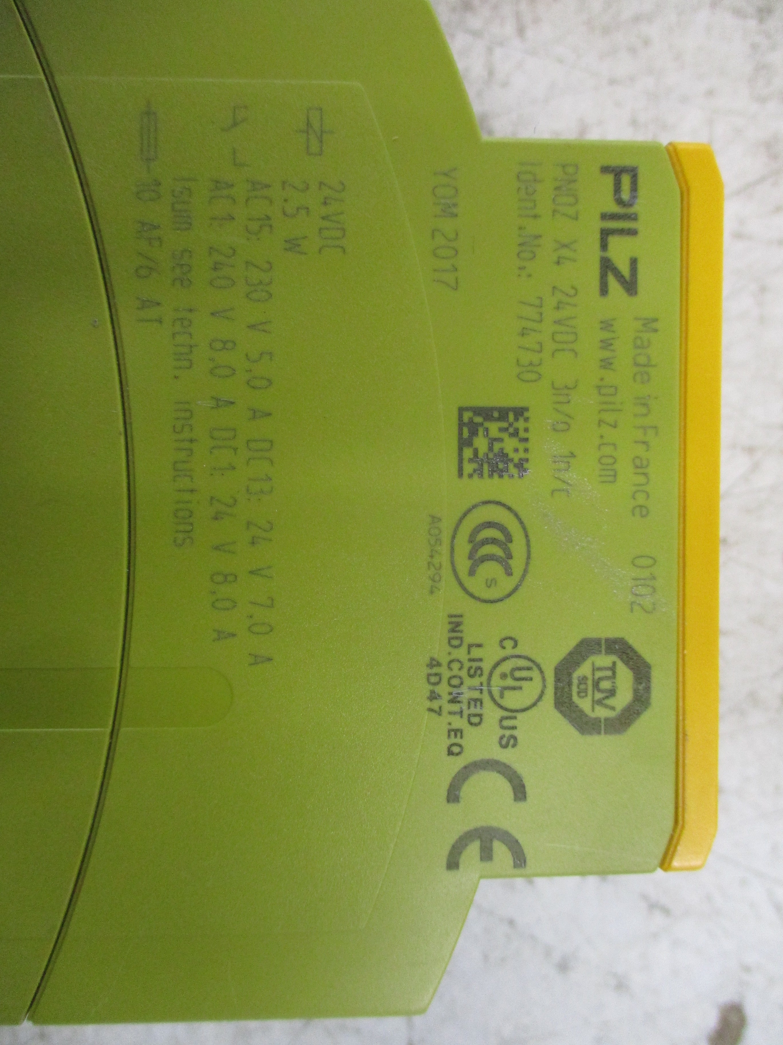 Pilz Safety Relay 774730 PNOZ X4 24VDC 3n/o 1n/c Used