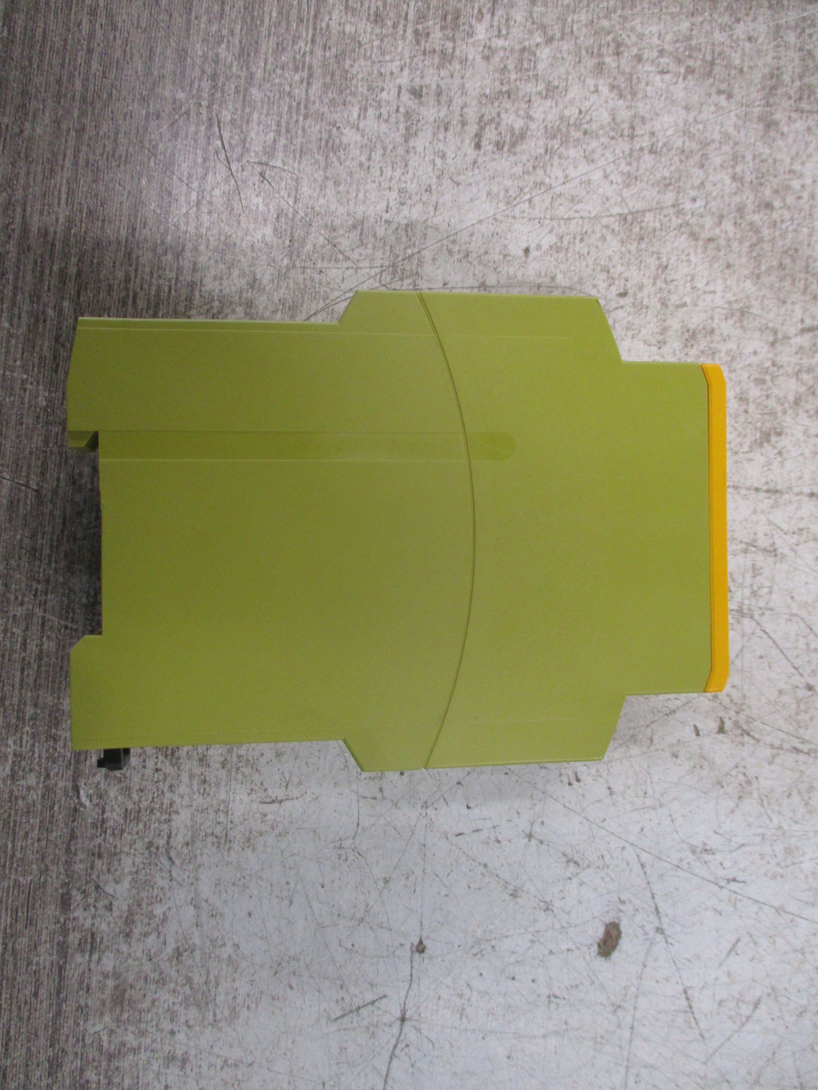 Pilz Safety Relay 774730 PNOZ X4 24VDC 3n/o 1n/c Used