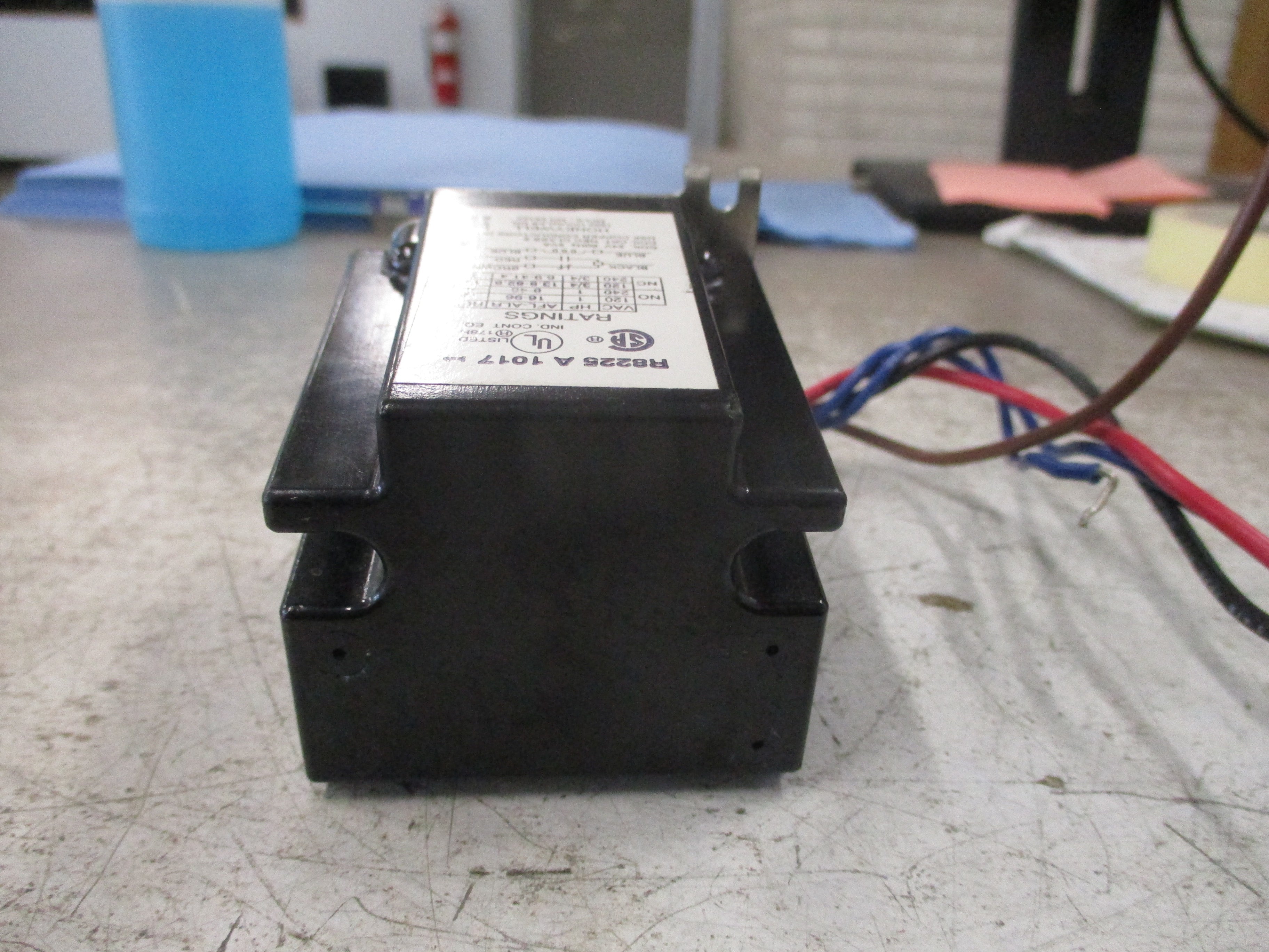 Honeywell Fan Relay R8225 A 1017 24V Coil Used