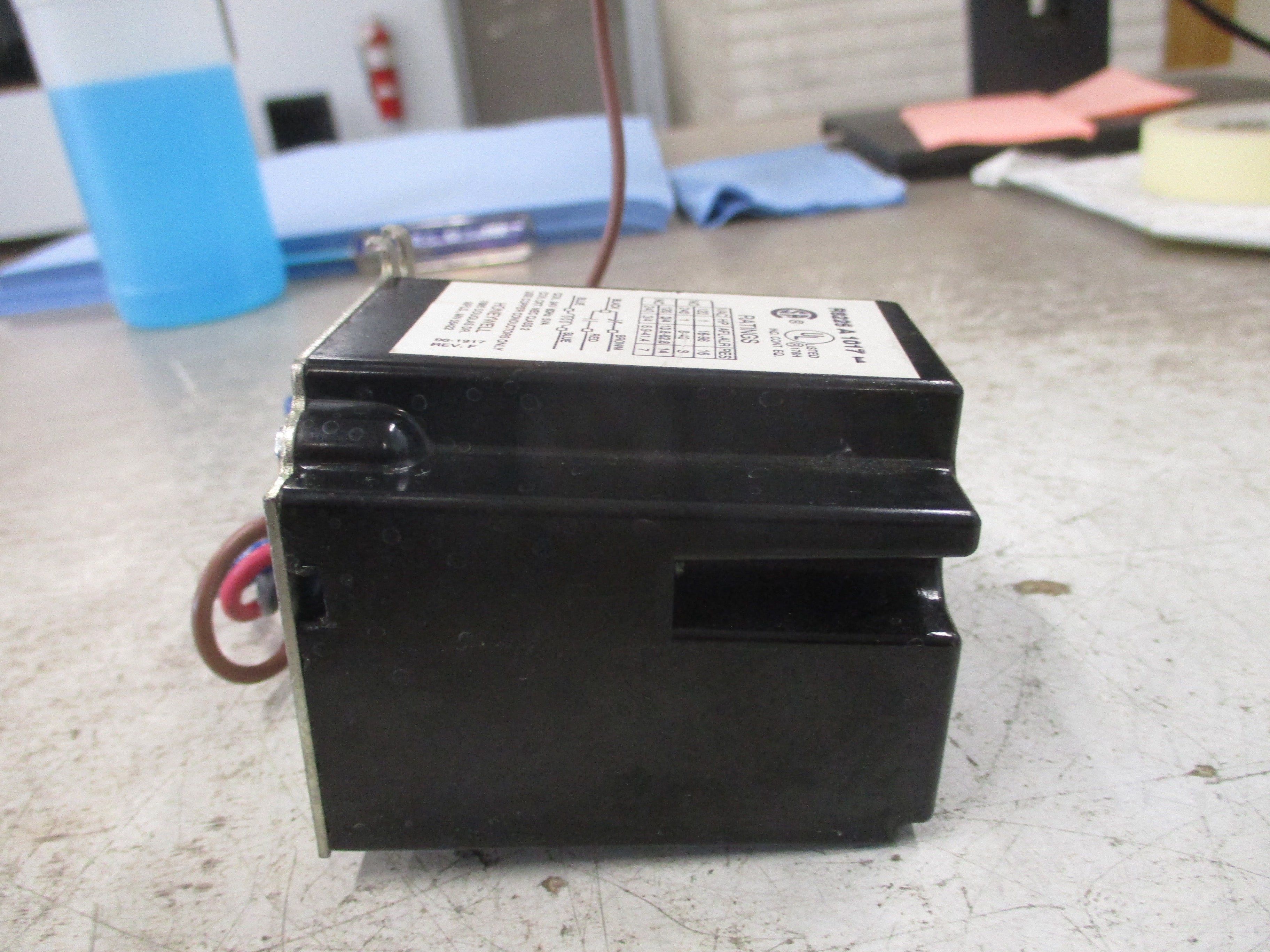 Honeywell Fan Relay R8225 A 1017 24V Coil Used