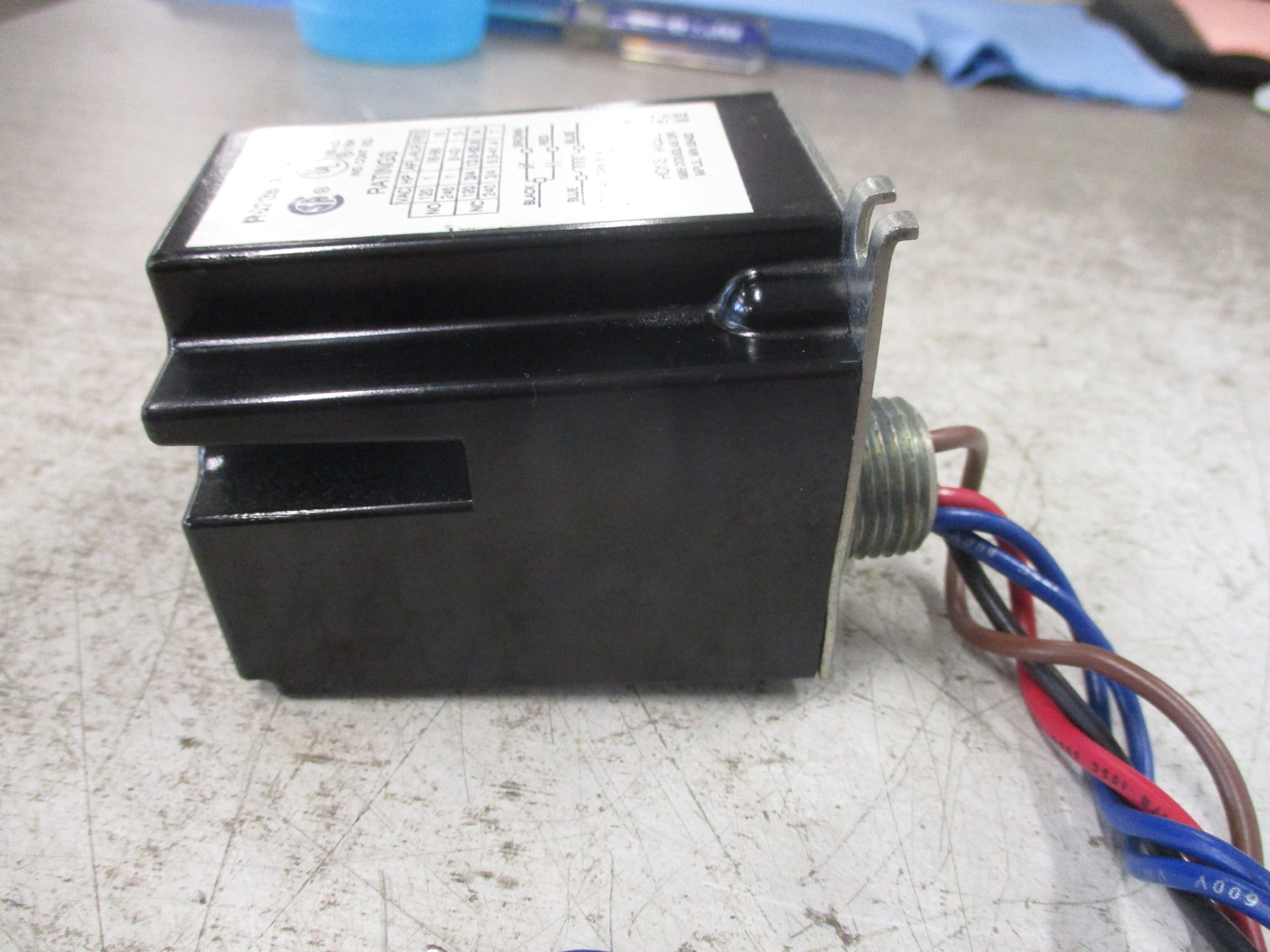 Honeywell Fan Relay R8225 A 1017 24V Coil Used