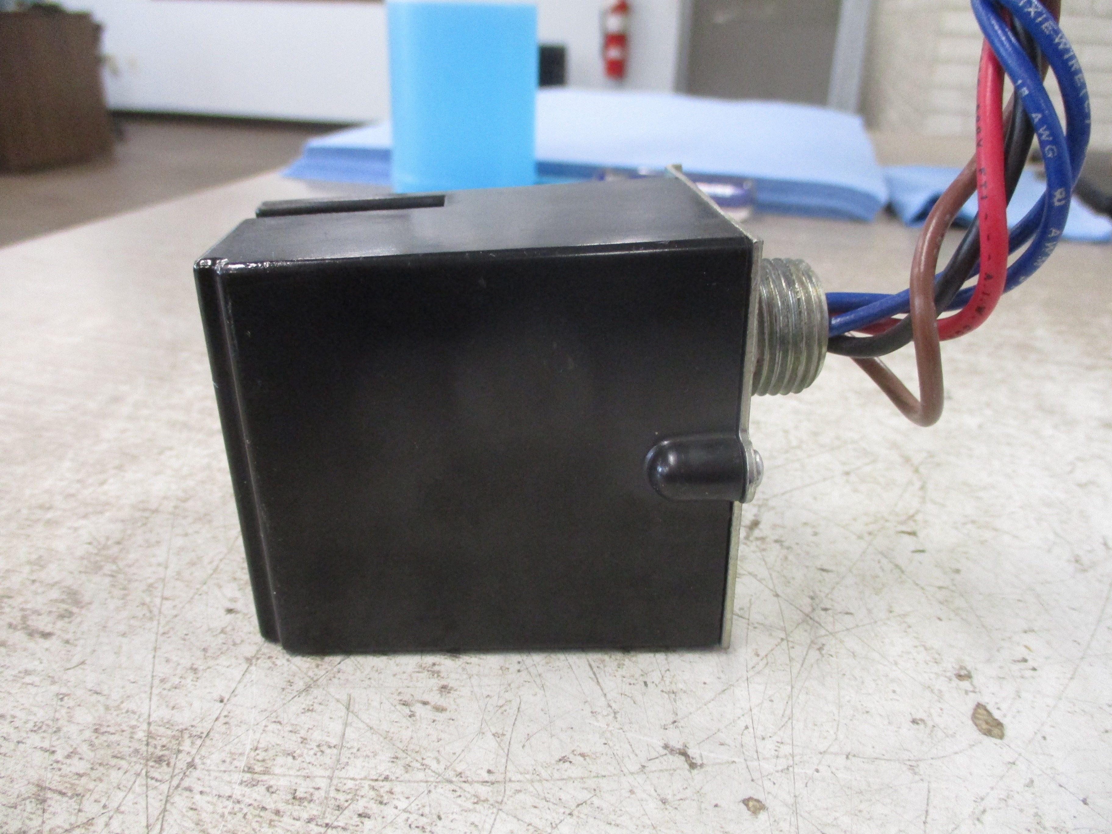 Honeywell Fan Relay R8225 A 1017 24V Coil Used