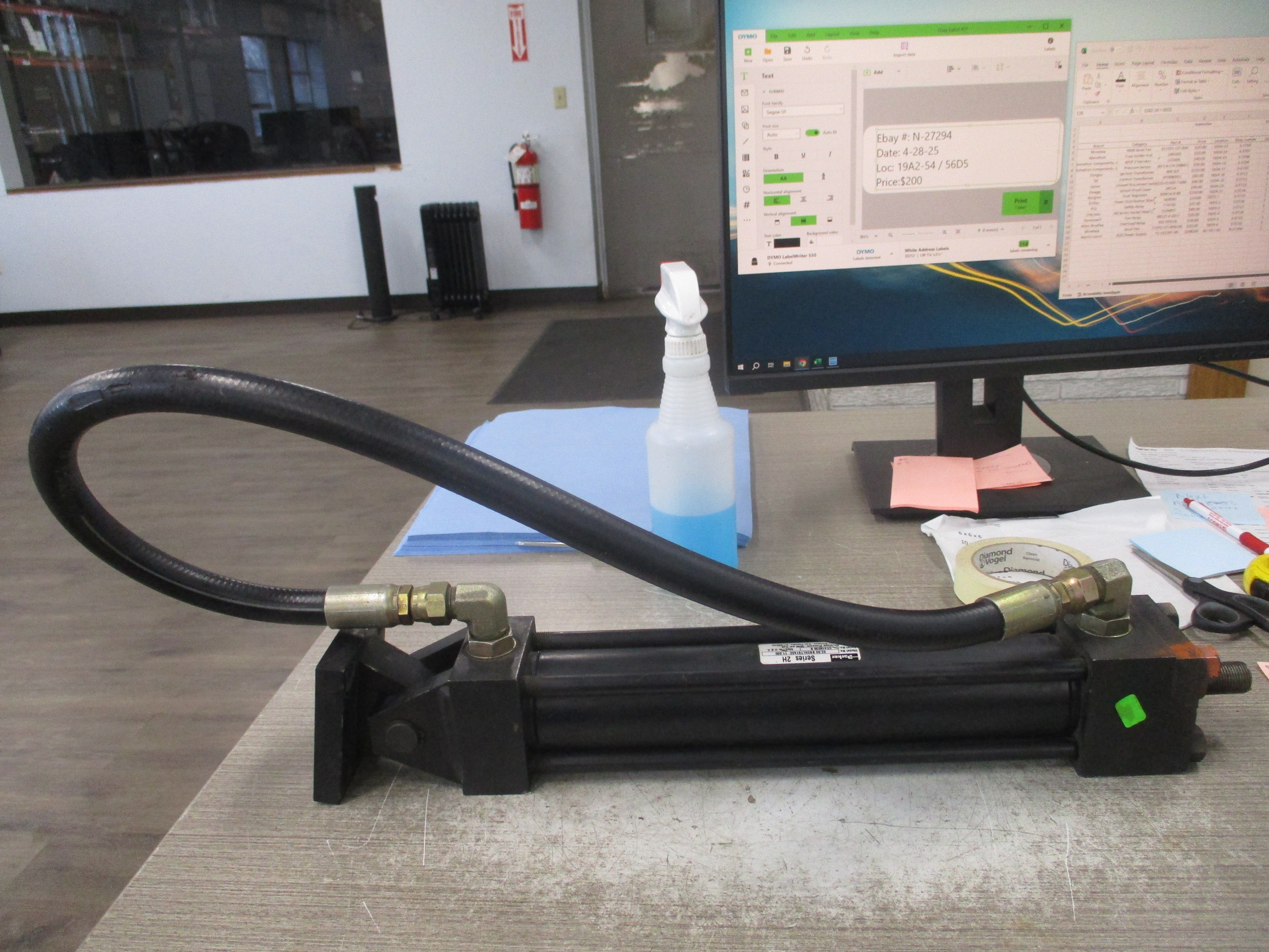 Parker Series 2H Hydraulic Cylinder 02.00 BB2HLTS14AC 11.000 3000 PSI Used