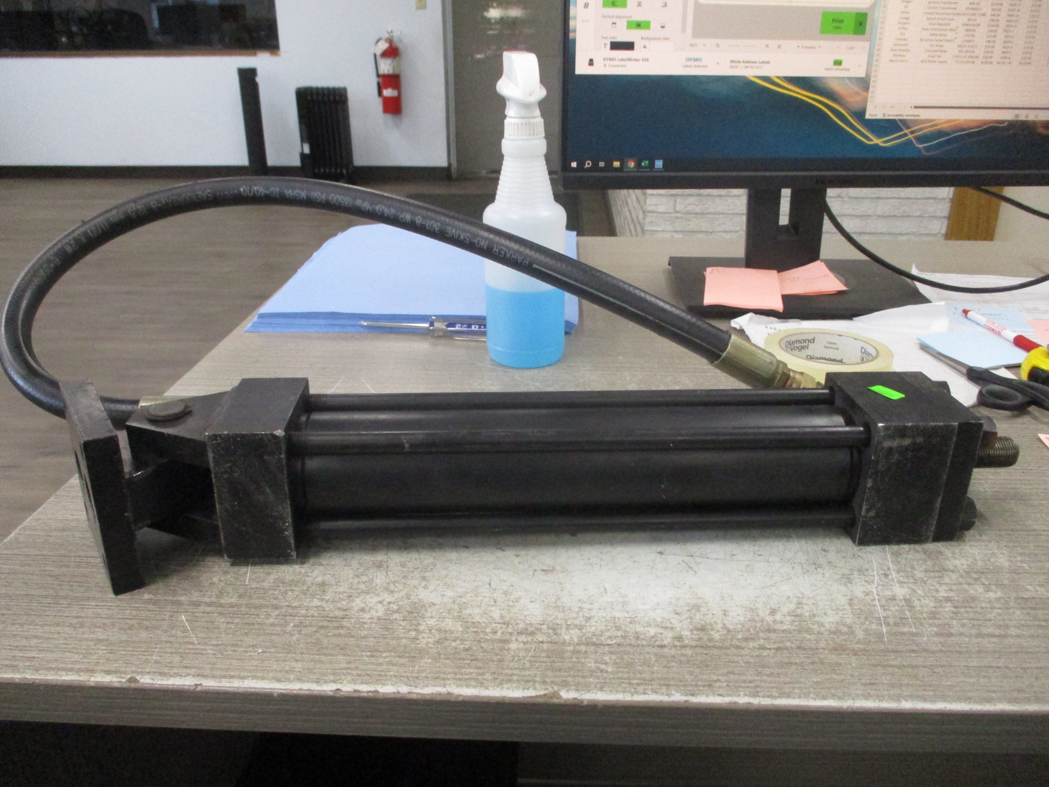 Parker Series 2H Hydraulic Cylinder 02.00 BB2HLTS14AC 11.000 3000 PSI Used