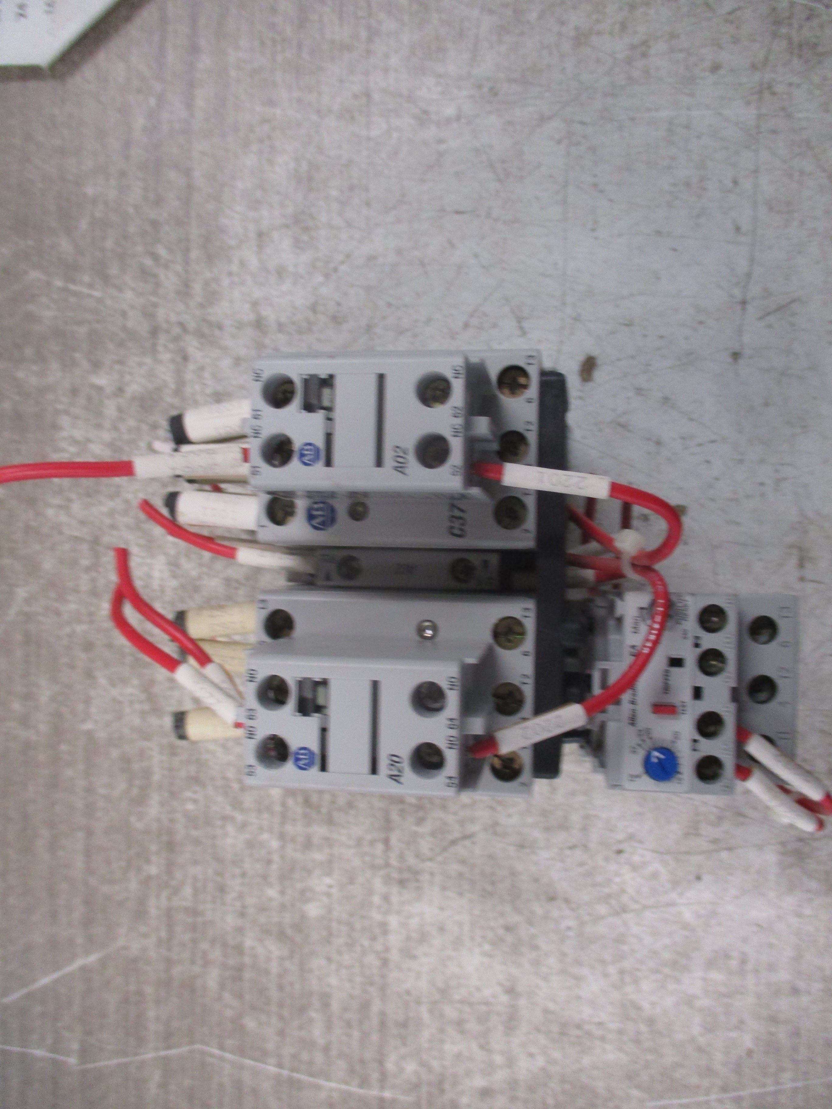 Allen-Bradley Reversing Starter 100-C37*00/193EA2HC 120V Coil Trip: 12-37A