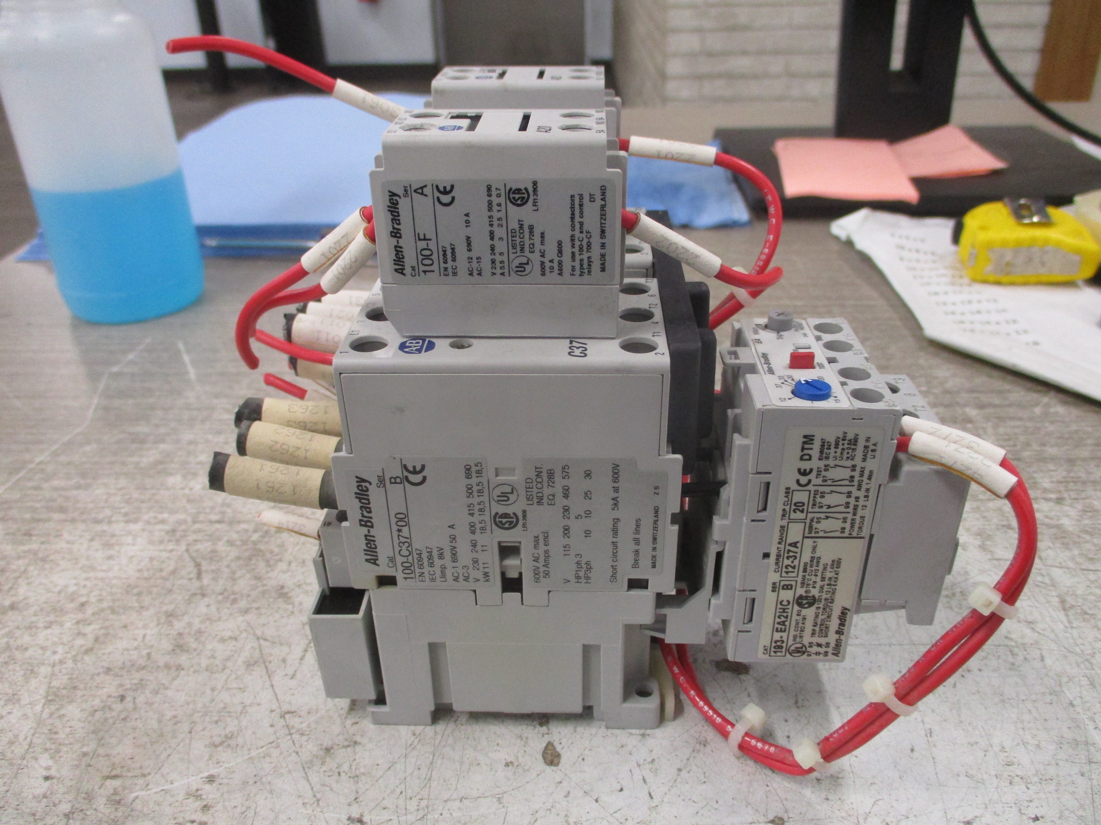 Allen-Bradley Reversing Starter 100-C37*00/193EA2HC 120V Coil Trip: 12-37A