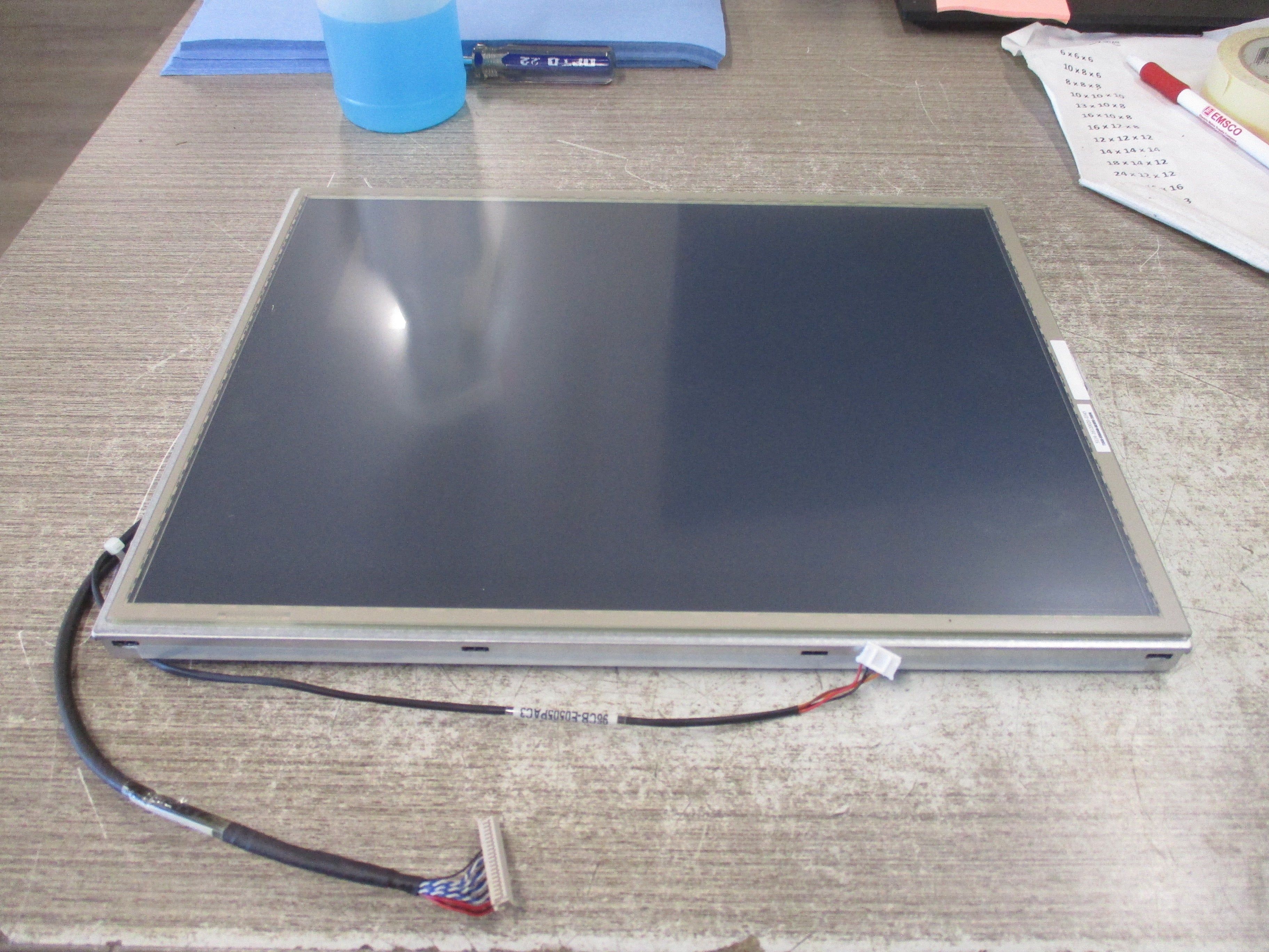 Advantech Industrial Touch Display IDK-1115R-40XGC1E 1024x768 400 nits Used