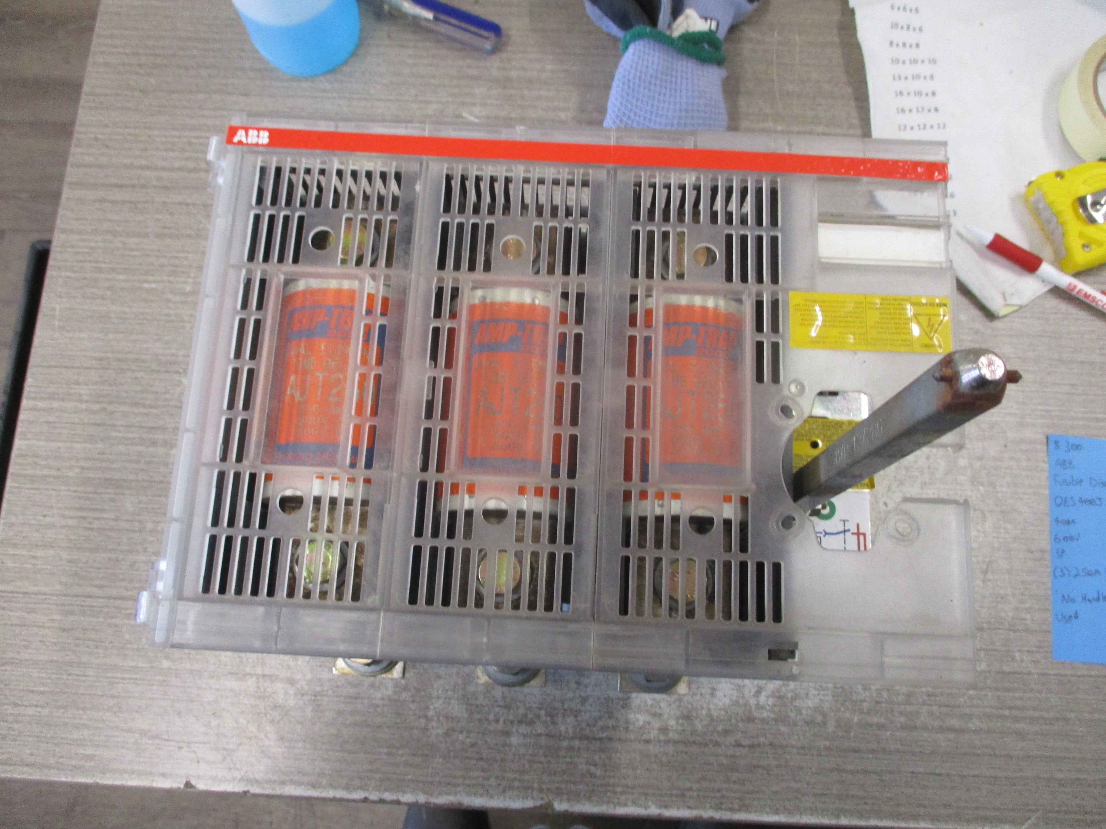 ABB Fusible Disconnect Switch OES400J3 400A 600V 3P (3) 250A Fuses *No Handle*