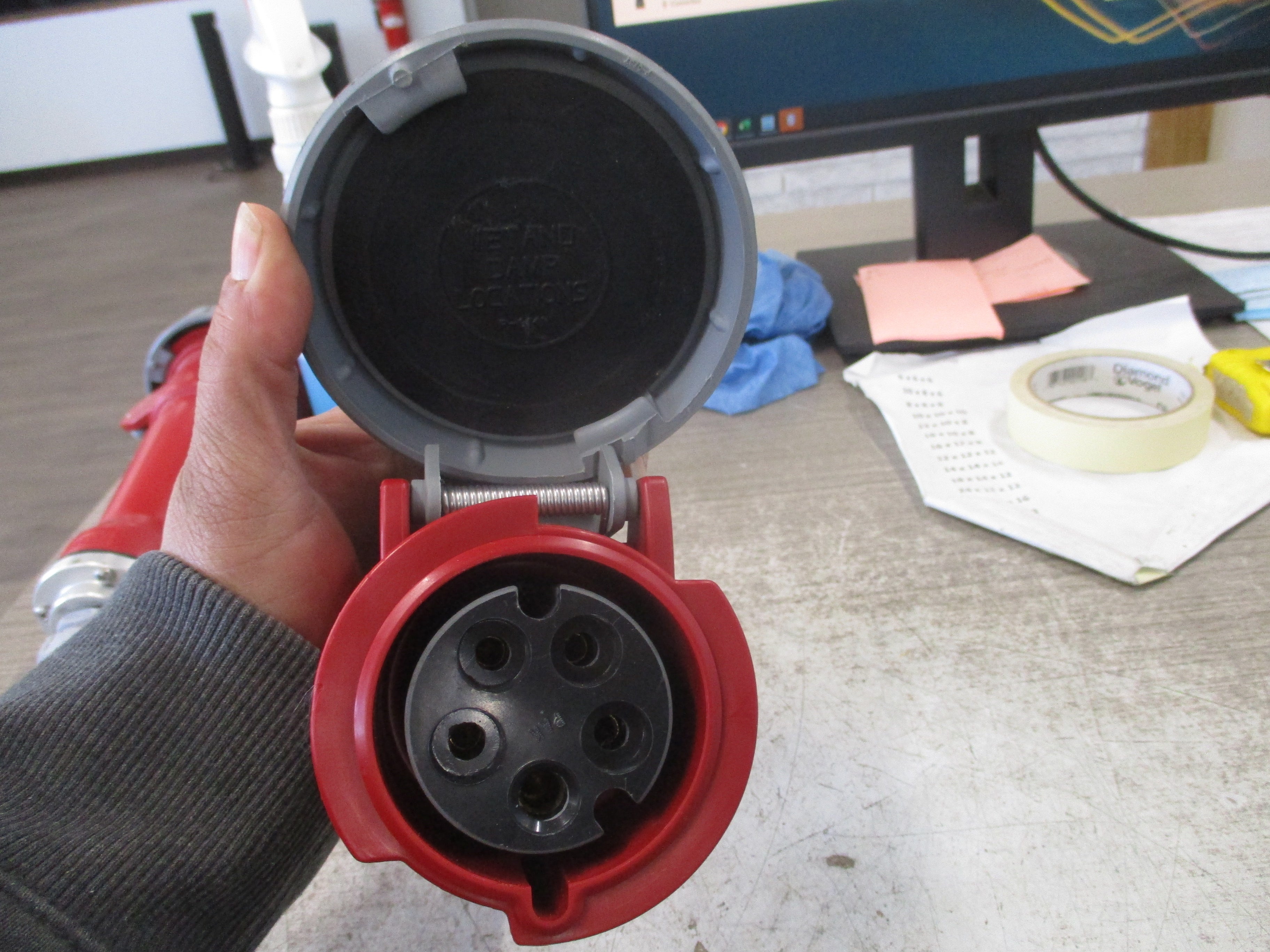 Hubbell Connector 532C6W 32A 220/380V *Conduit End* Used