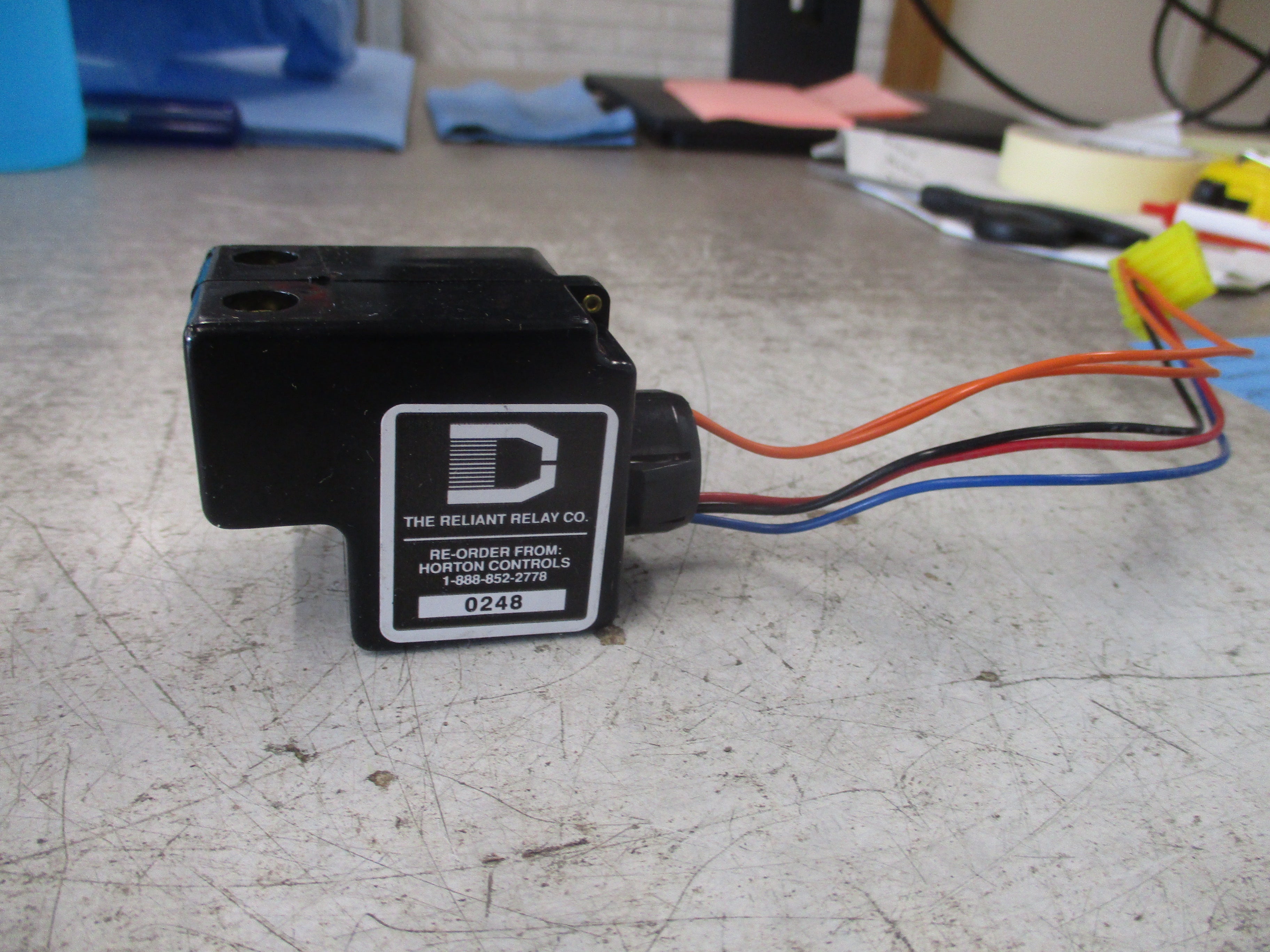 The Reliant Relay Co. Momentary Relay 2R9 24V Coil Used
