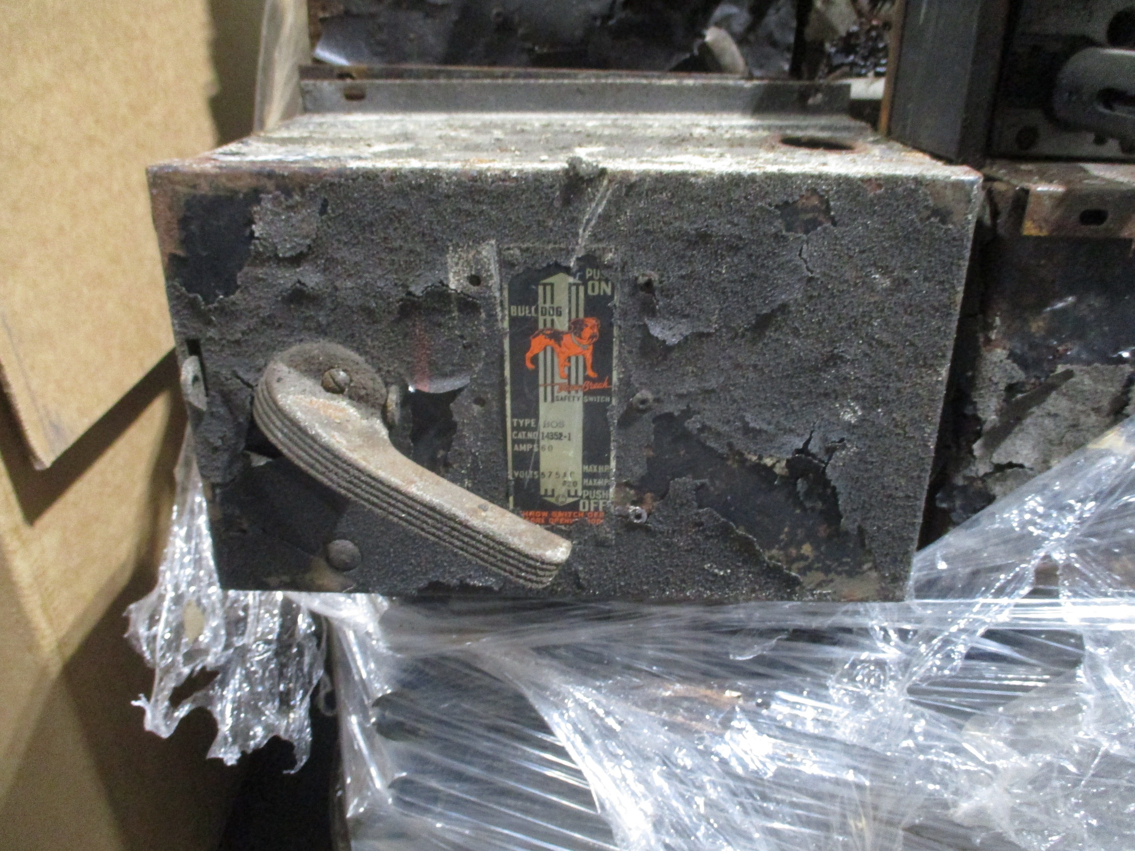 Bulldog Type BOS Bus Plug 14352-1 60A 600V Used