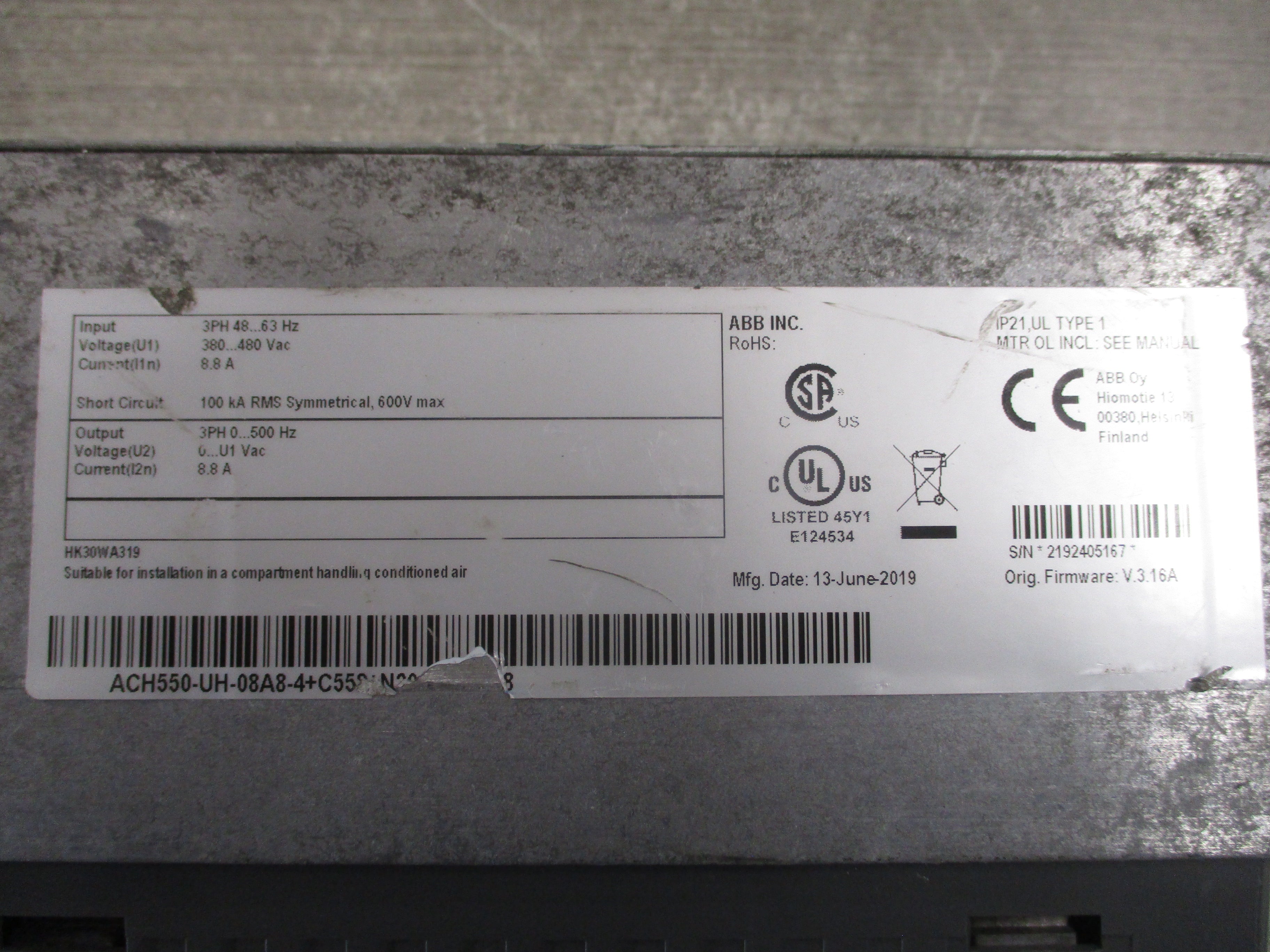 ABB ACH550 AC Drive ACH550-UH-08A8-4 5HP 3Ph Input: 3PH 48-63Hz 380-480VAC 8.8A