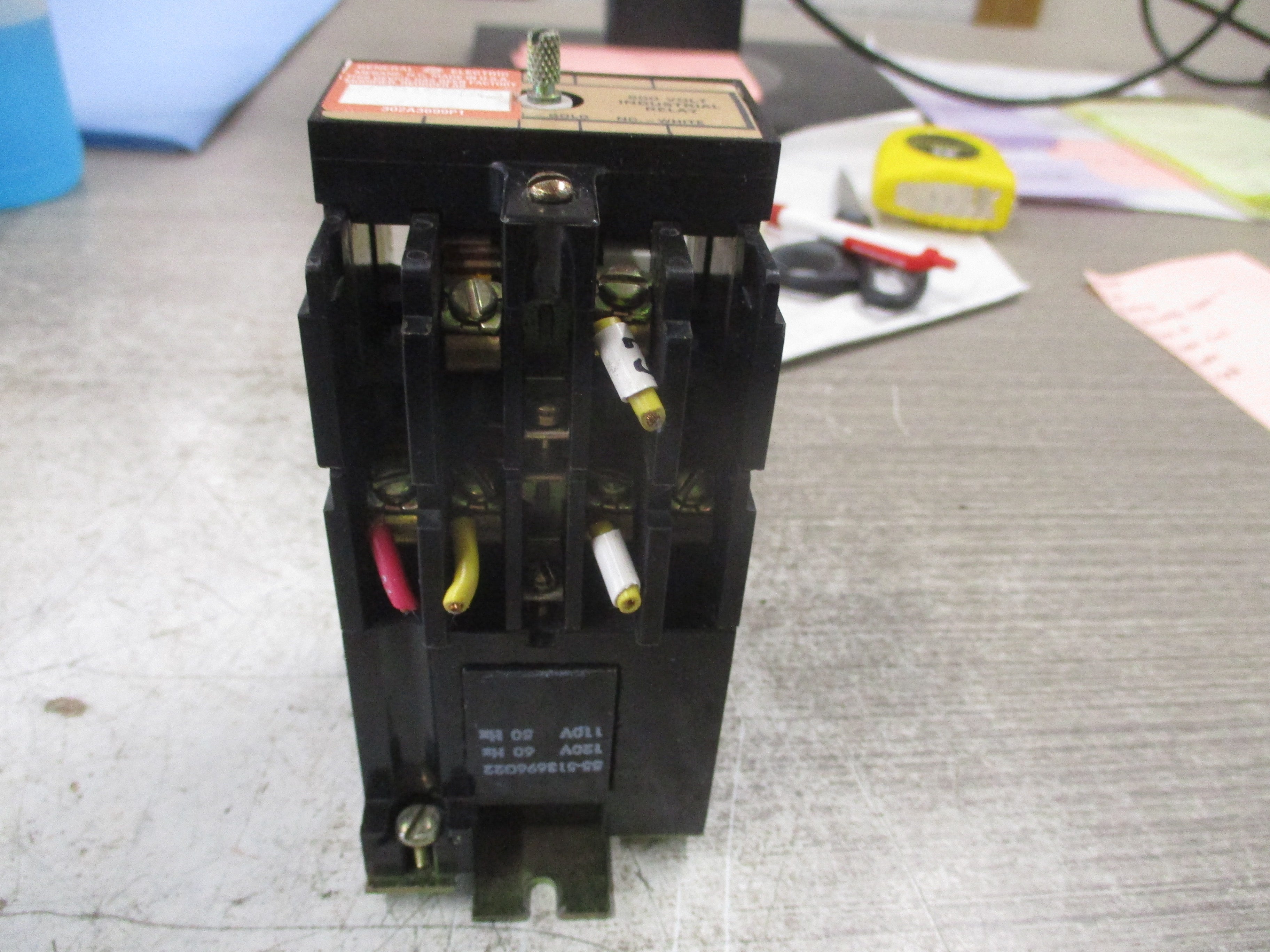 GE Relay CR120B 020** Ser. A 120V Coil 600V Used