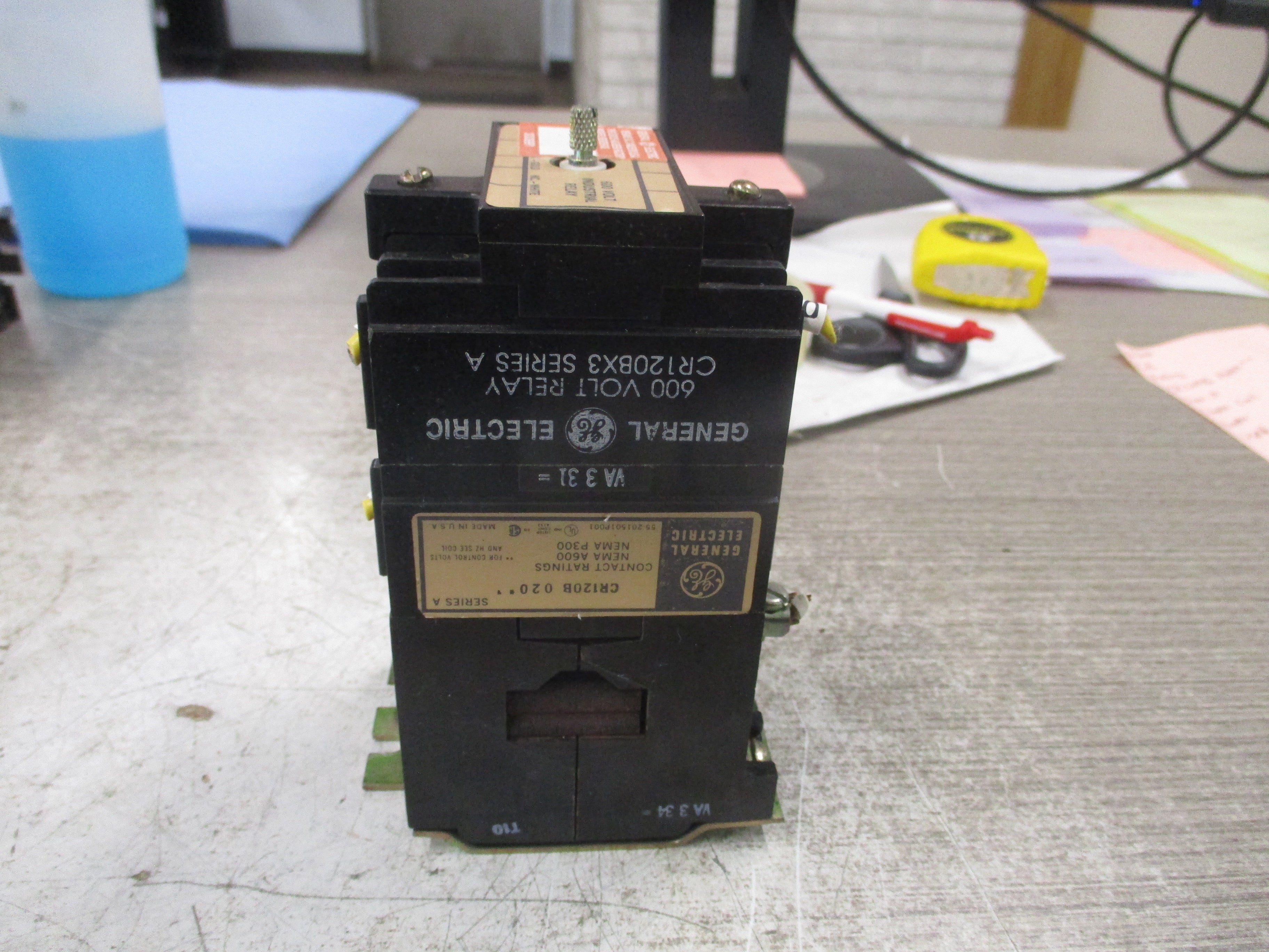 GE Relay CR120B 020** Ser. A 120V Coil 600V Used