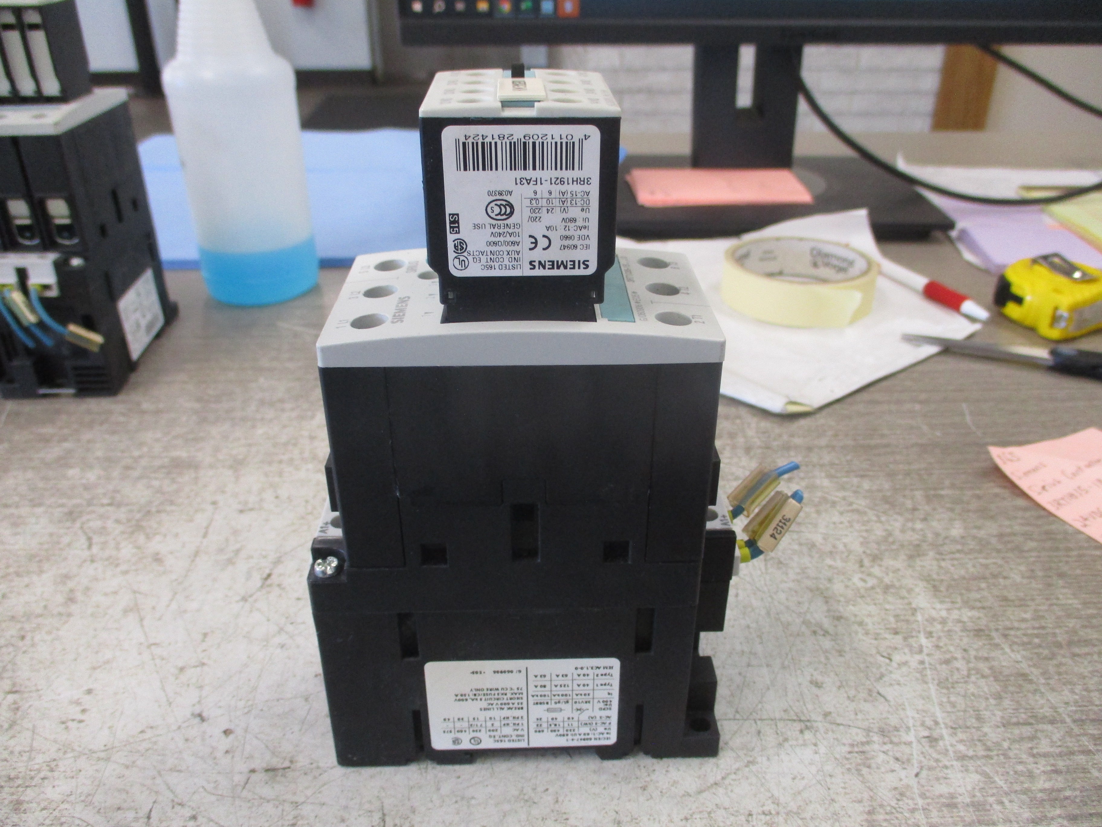 Siemens Sirius Contactor 3RT1035-1B..0 24VDC Coil 55A 600V W/Aux Contact Block