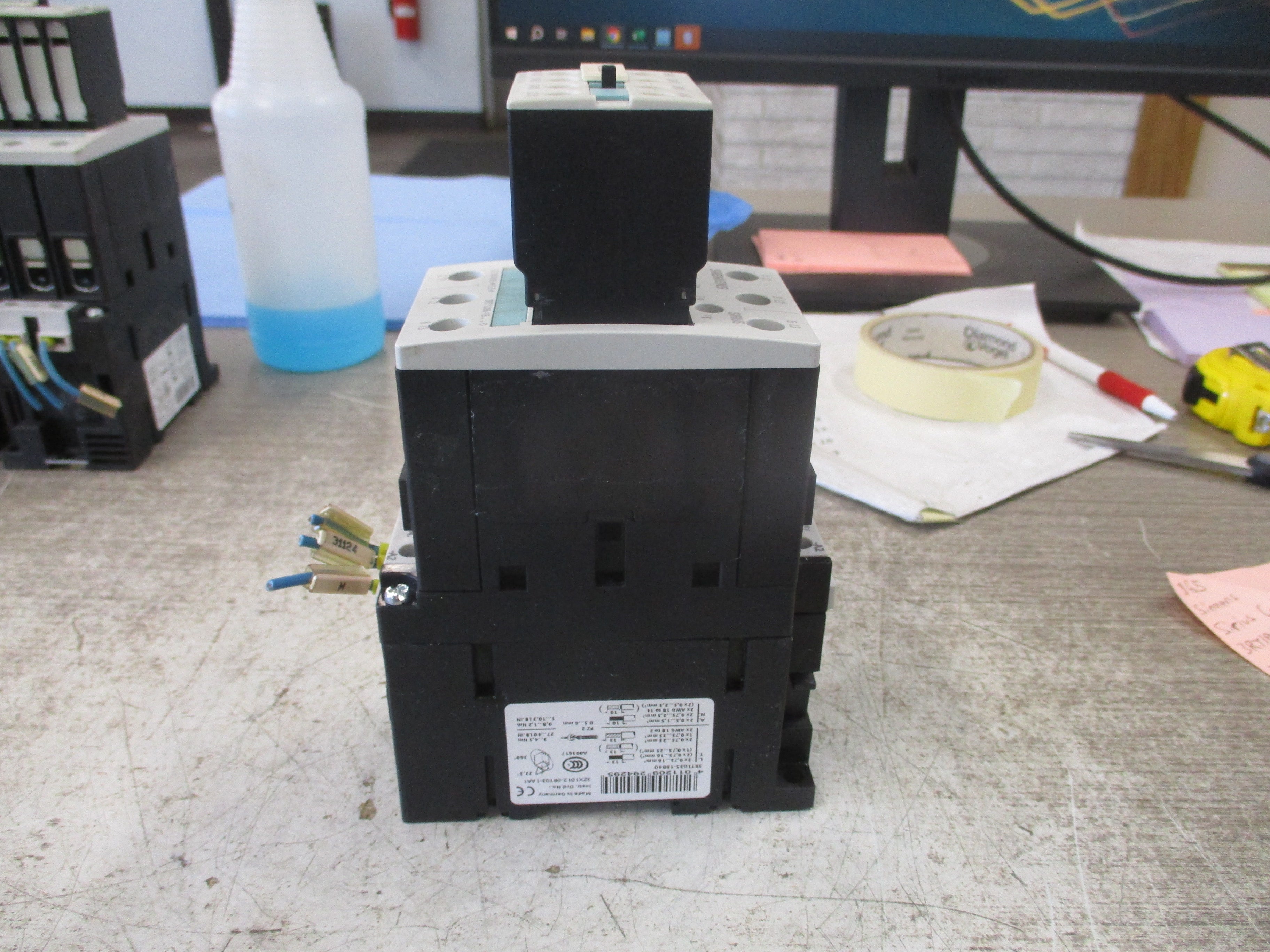 Siemens Sirius Contactor 3RT1035-1B..0 24VDC Coil 55A 600V W/Aux Contact Block