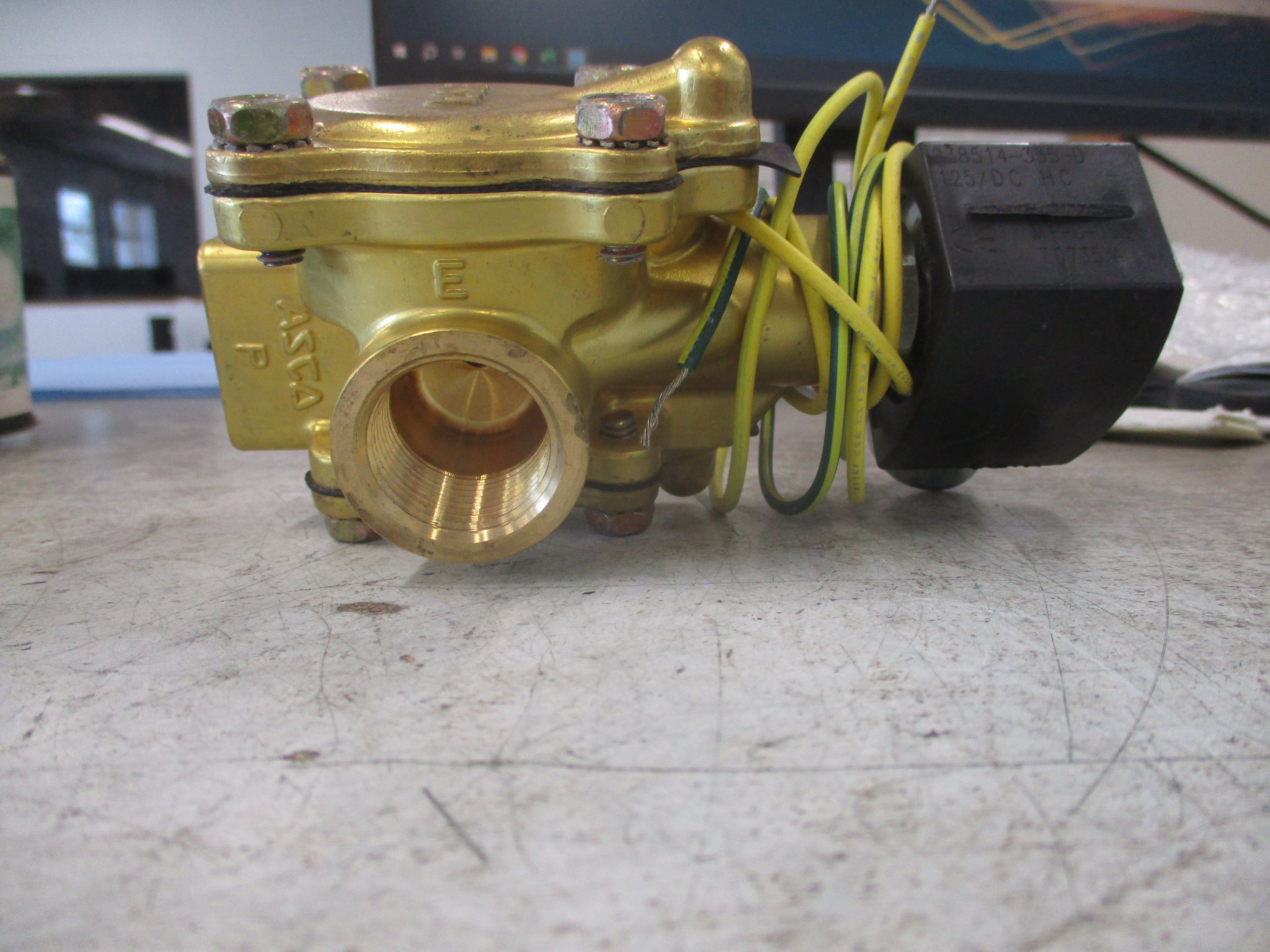 Asco Red Hat Solenoid Valve EFHC8316G076 125VDC Coil New Surplus