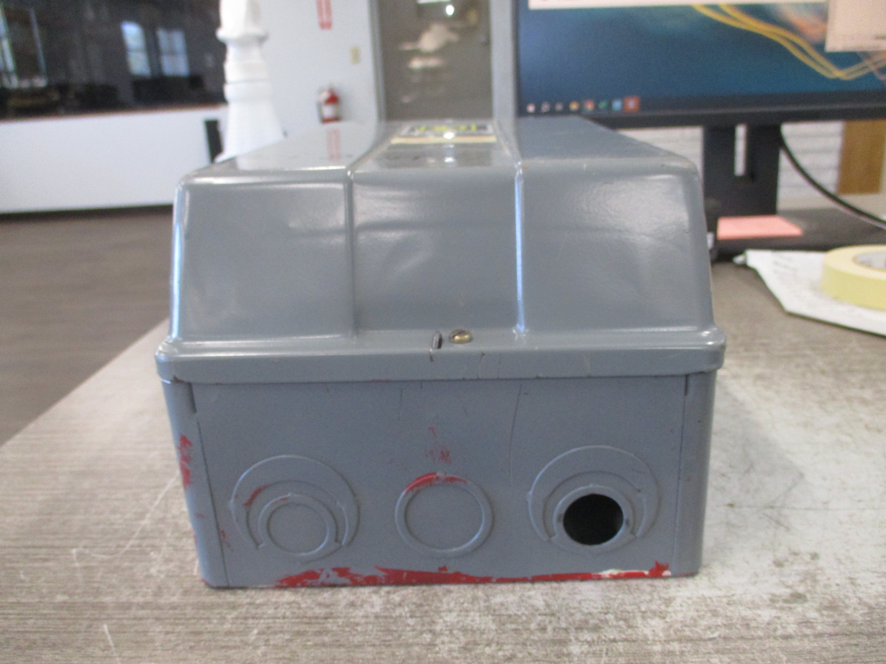 Square D Enclosed Lighting Contactor 8903 LXG 60 Ser. B 120V Coil Used
