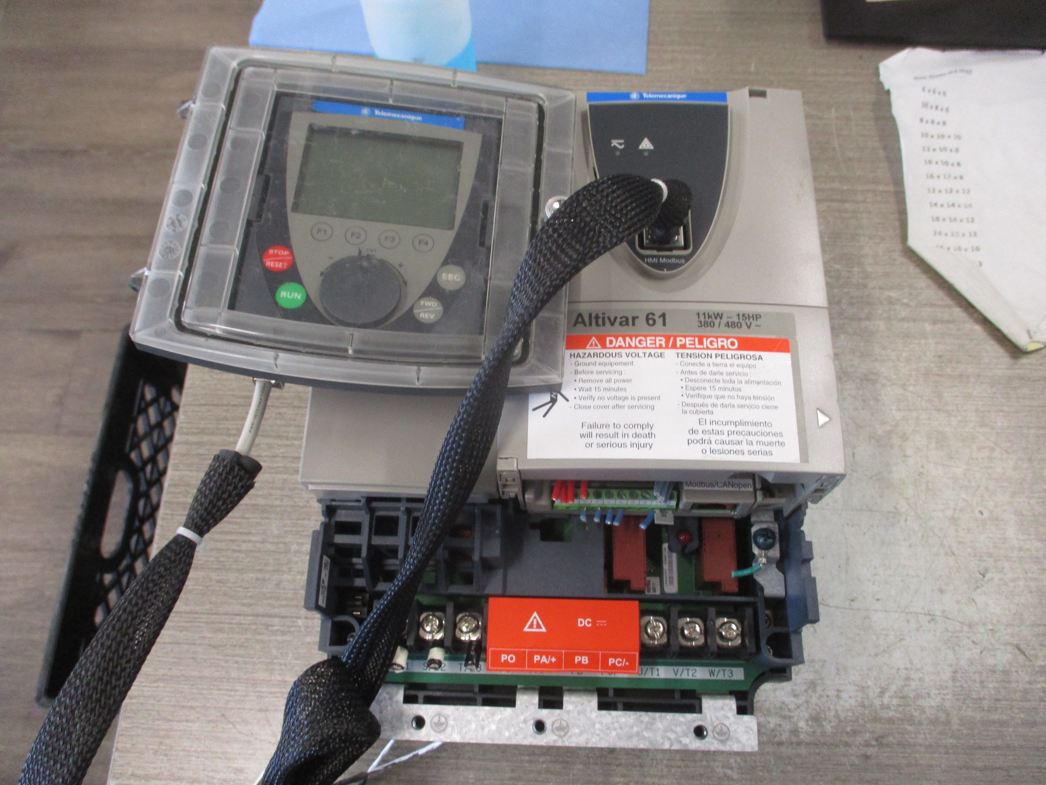 Telemecanique Altivar 61 AC Drive ATV61HD11N4 15HP 3Ph Input: 460-480V 50/60Hz