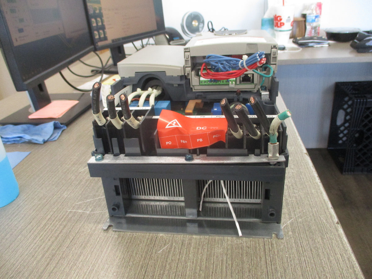 Telemecanique Altivar 61 AC Drive ATV61HD18N4 25HP 3Ph Input: 460-480V 50/60Hz