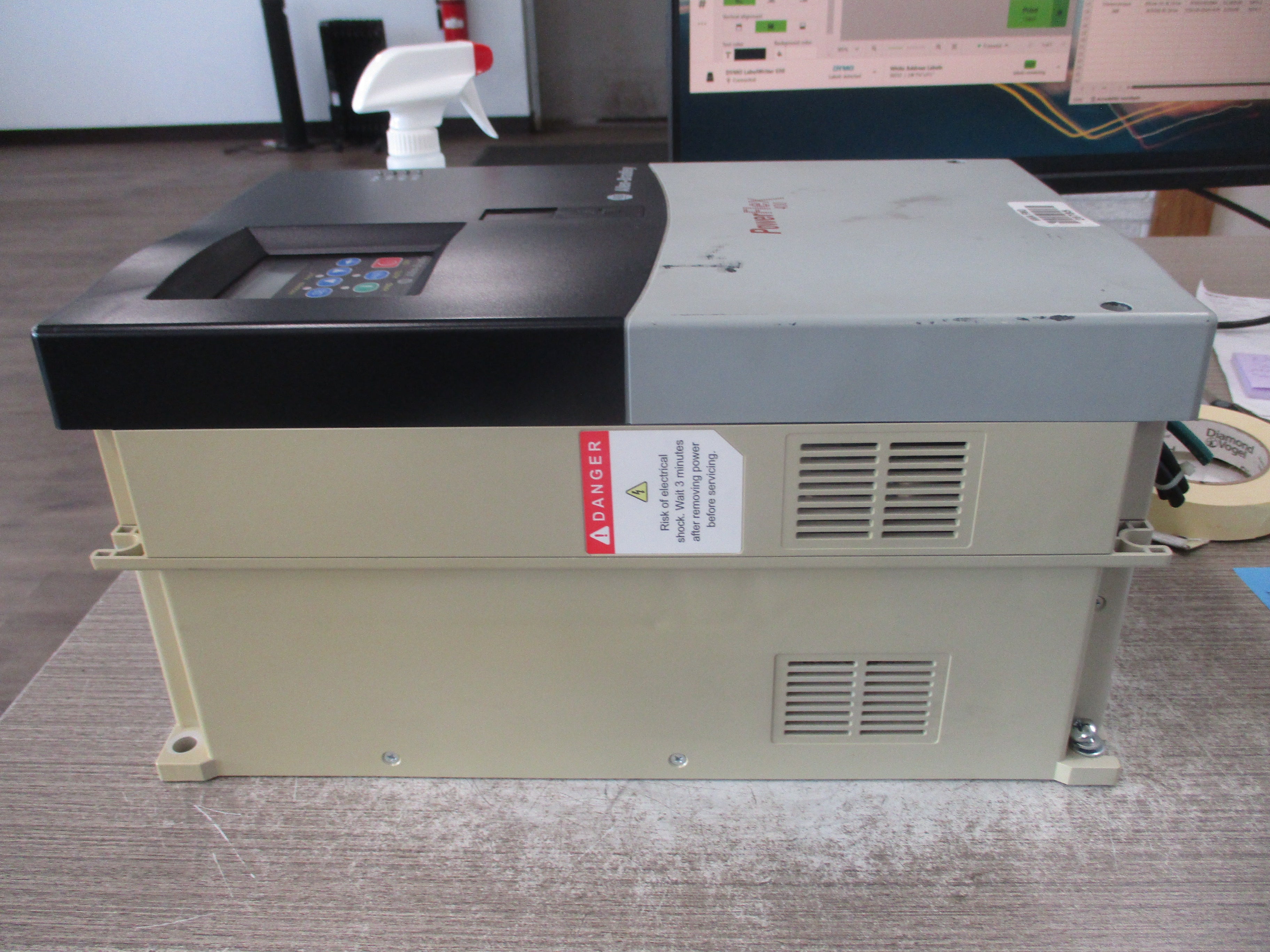 Allen-Bradley PowerFlex 400 AC Drive 22C-D060A103 Ser. A 40HP 3Ph Used