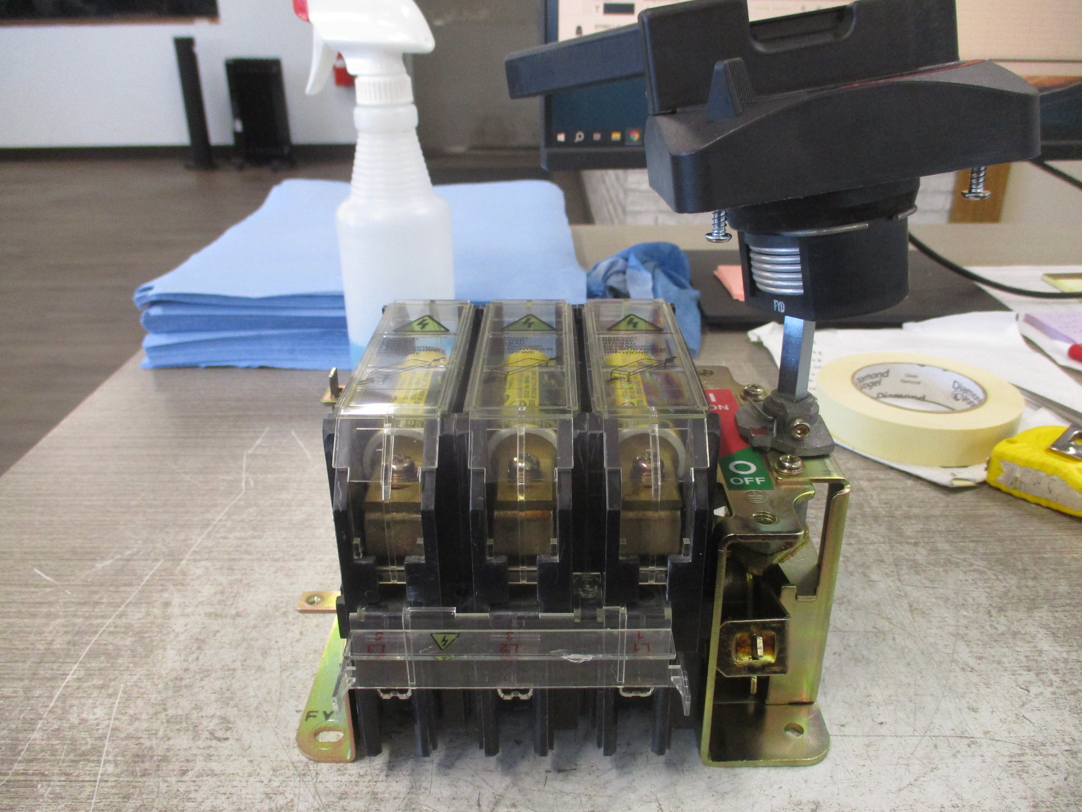 Allen-Bradley Fusible Disconnect Switch 194R-NJ100P3 Ser. B 100A 600V 3Ph