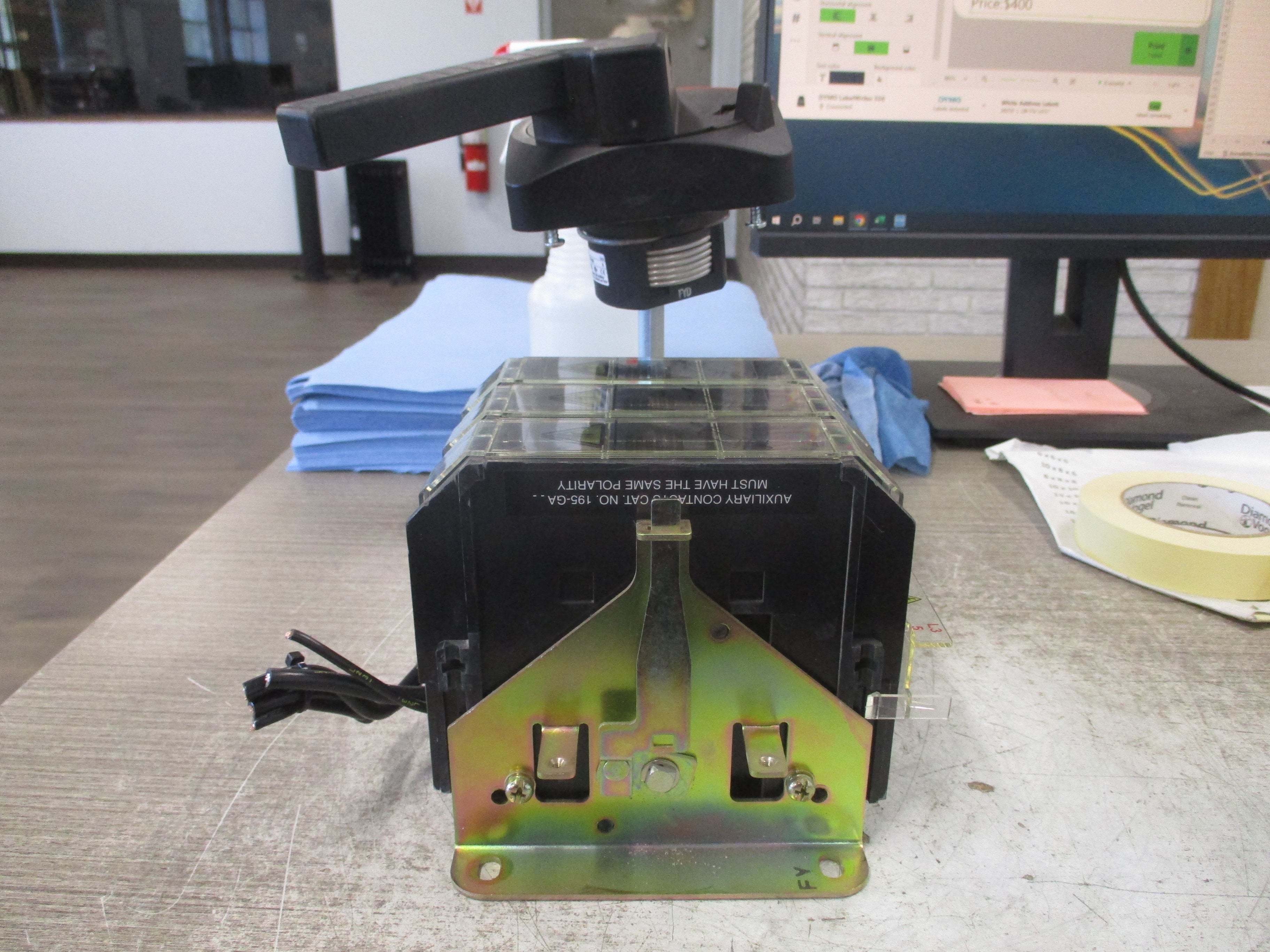 Allen-Bradley Fusible Disconnect Switch 194R-NJ100P3 Ser. B 100A 600V 3Ph