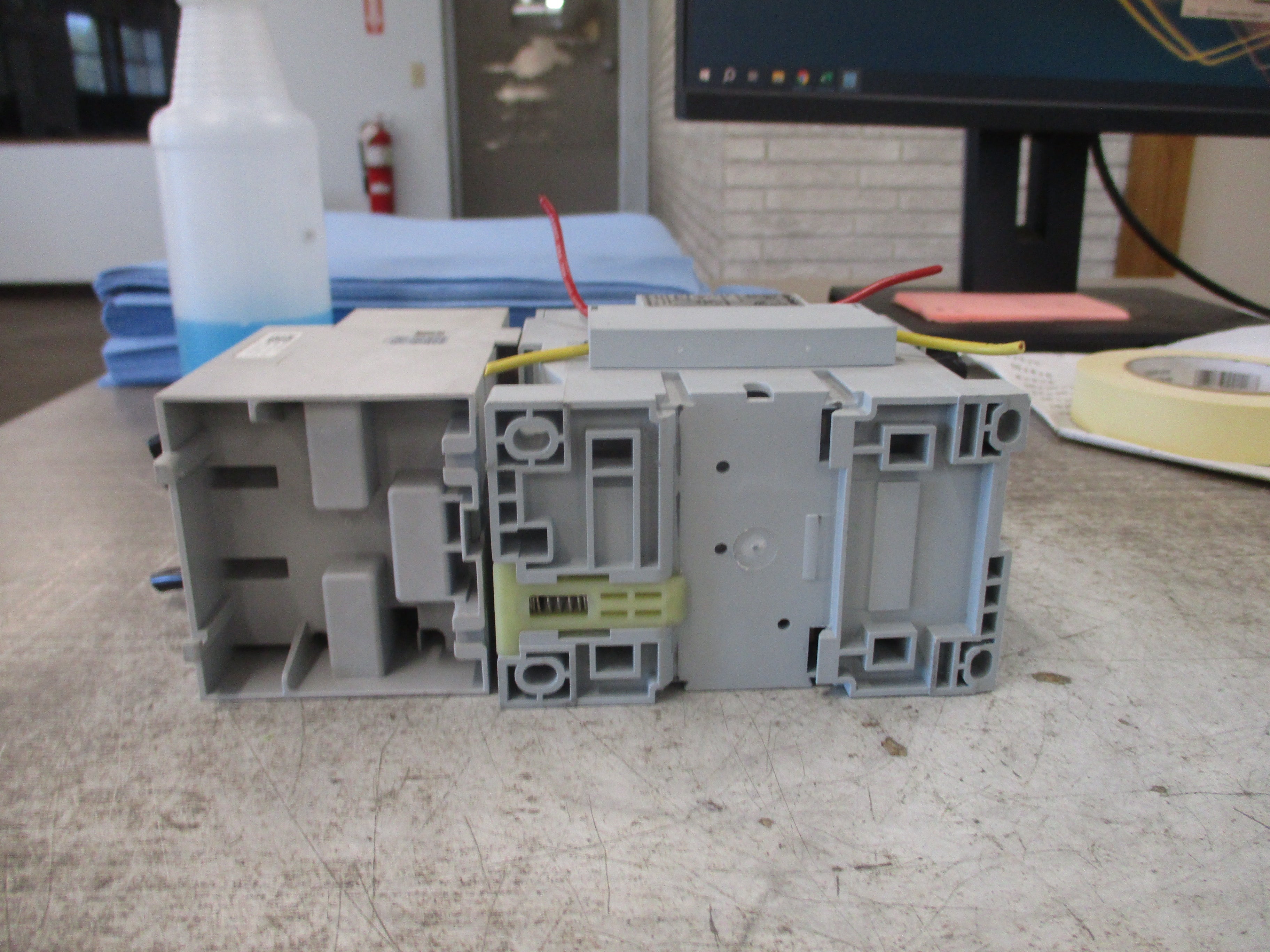 Allen-Bradley Starter 100-C72*00/193-EEGE 120V Coil Trip: 18-90A (1) Aux Contact