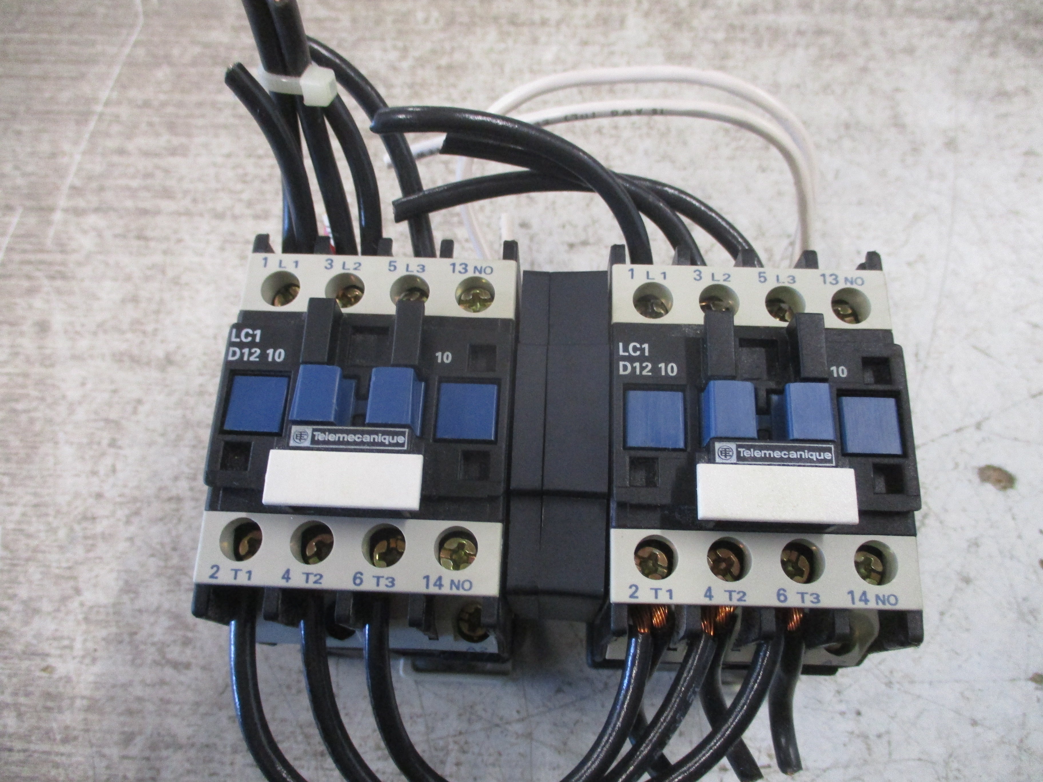 Telemecanique Reversing Contactor LC1 D1210 120V Coil 25A 600V Used