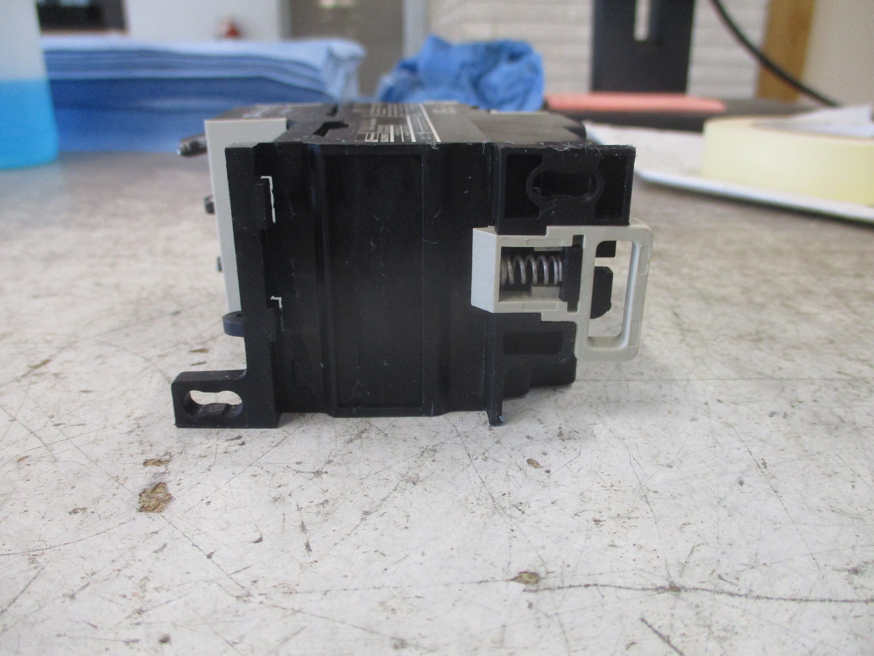 Telemecanique Solid State Overload LR2 D1516 Trip: 6-13A W/DIN Rail Adapter Used