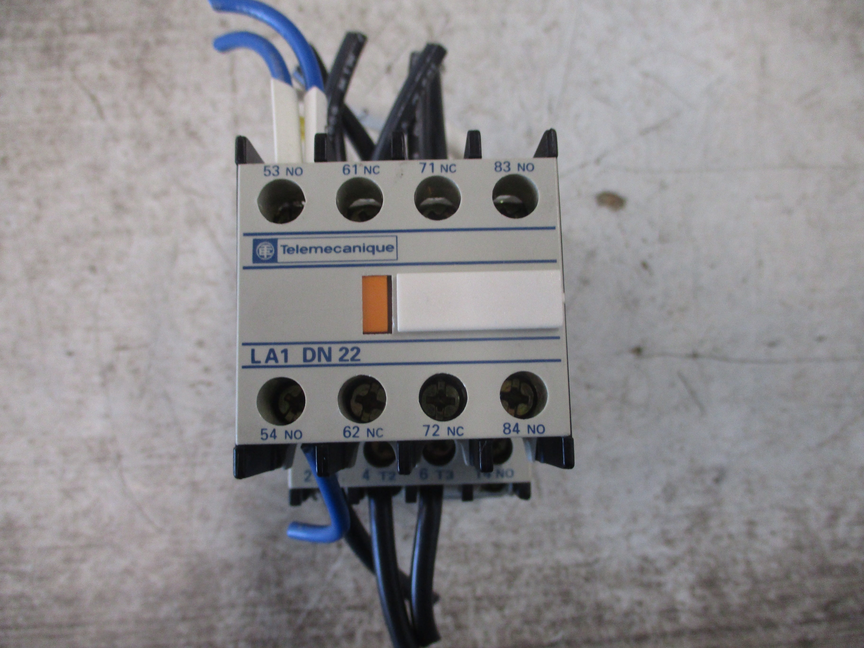 Telemecanique Contactor LC1 D1210 120V Coil 25A 600V (1) Aux Contact Block
