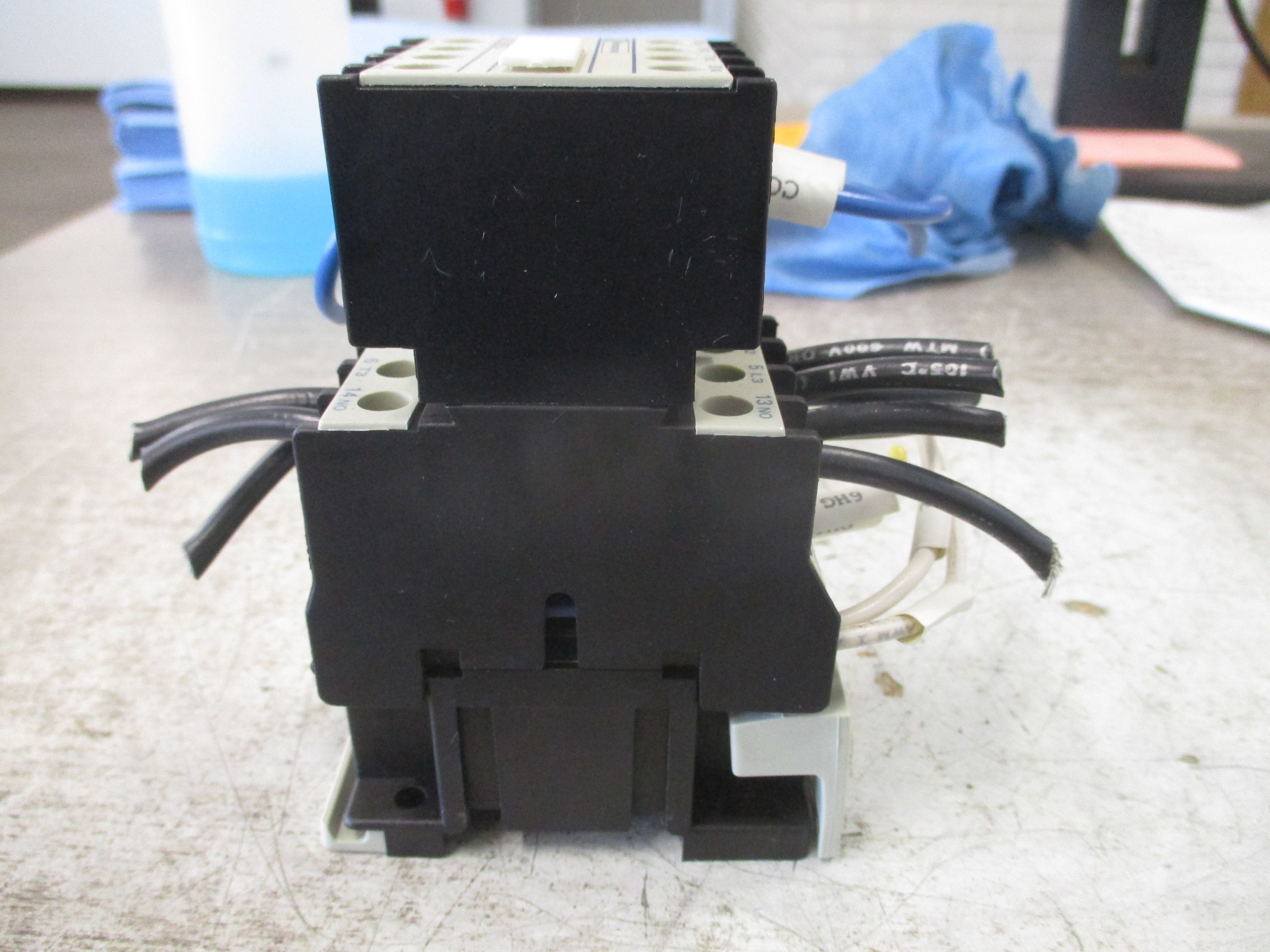 Telemecanique Contactor LC1 D1210 120V Coil 25A 600V (1) Aux Contact Block