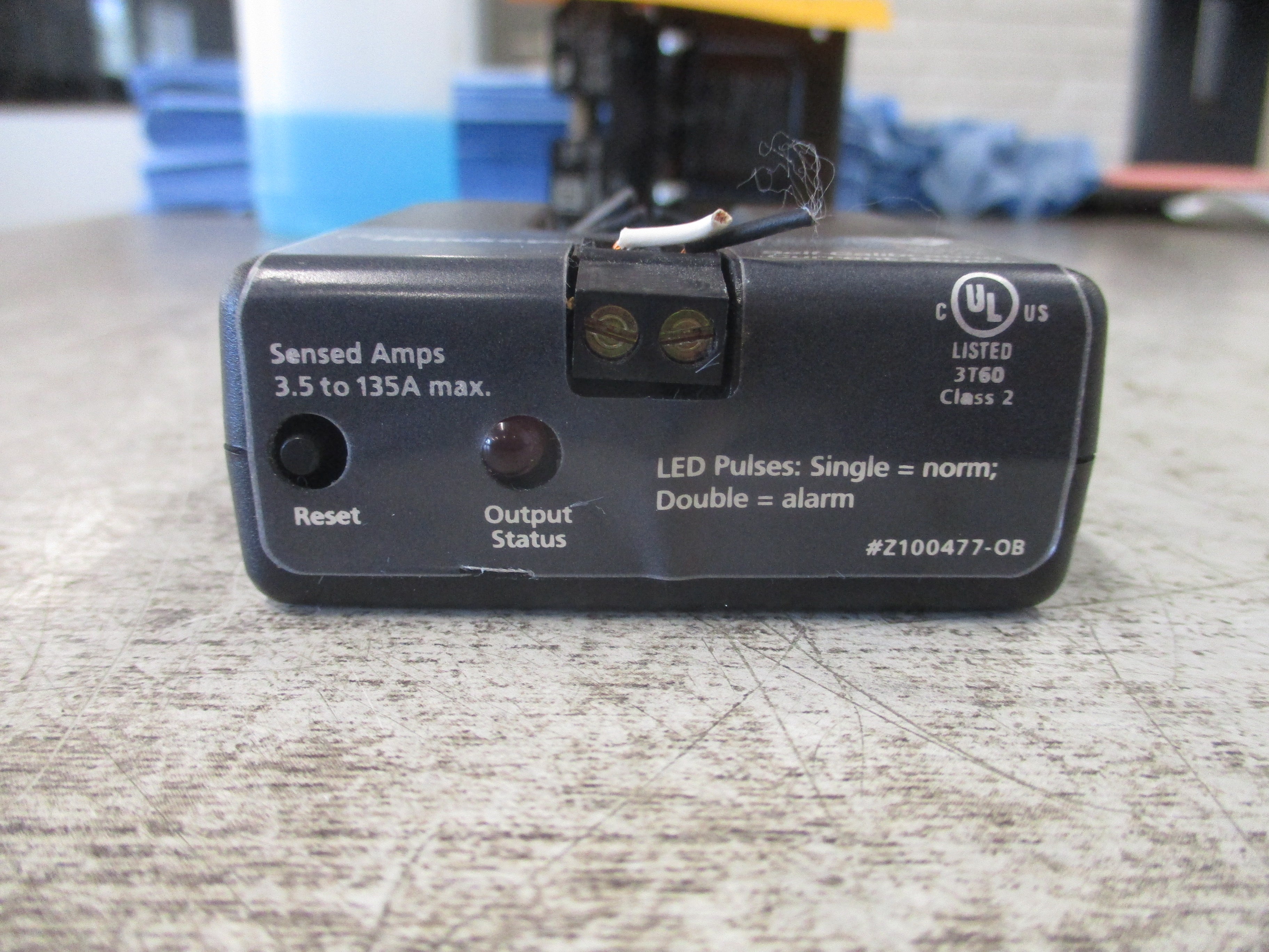 Veris Hawkeye 904 Self-Calibrating Current Sensor H904 Sensed: 3.5-135A Used