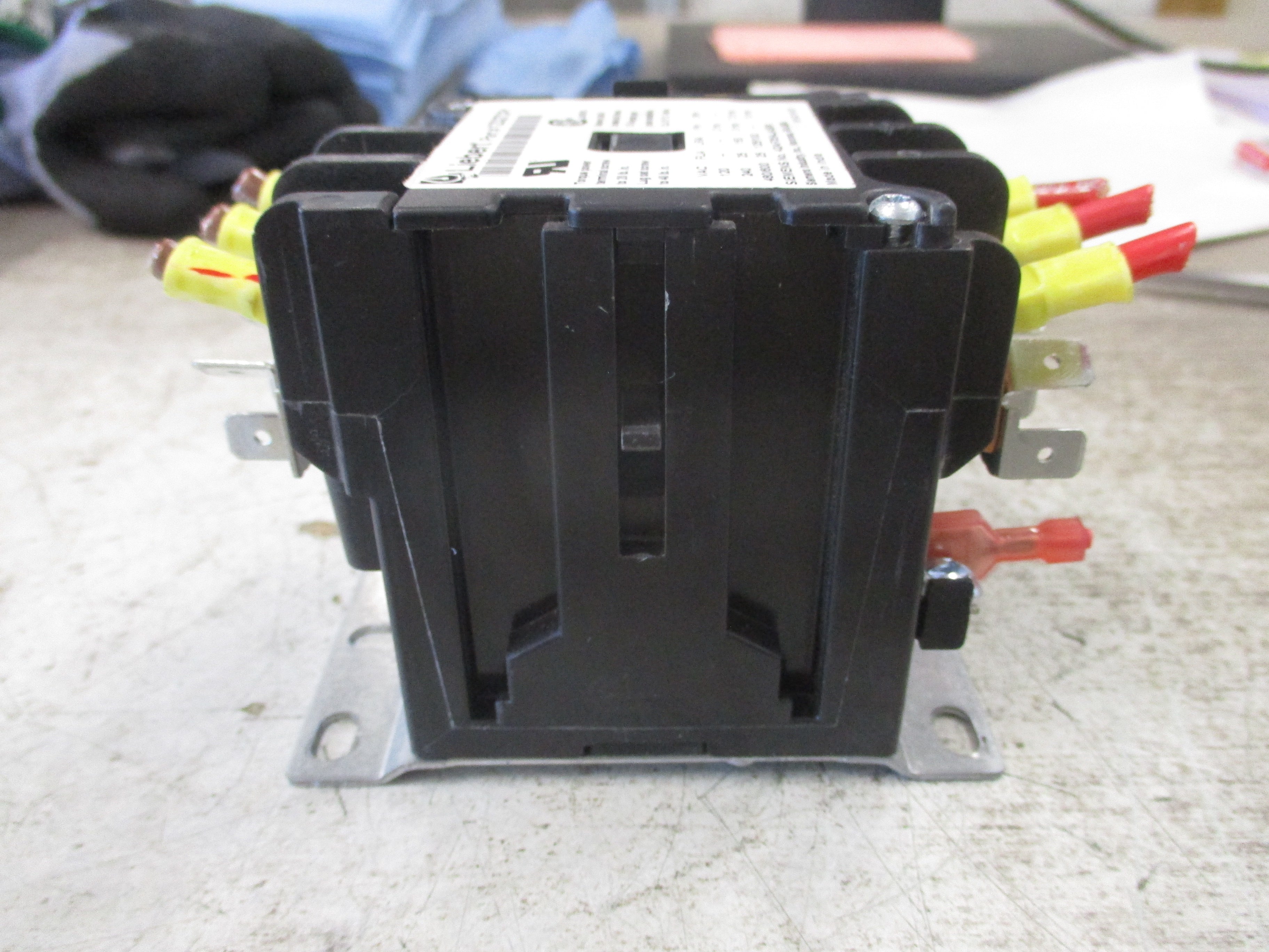 Liebert Contactor 123273P1 24V Coil 25A 600V W/Aux Contact Used