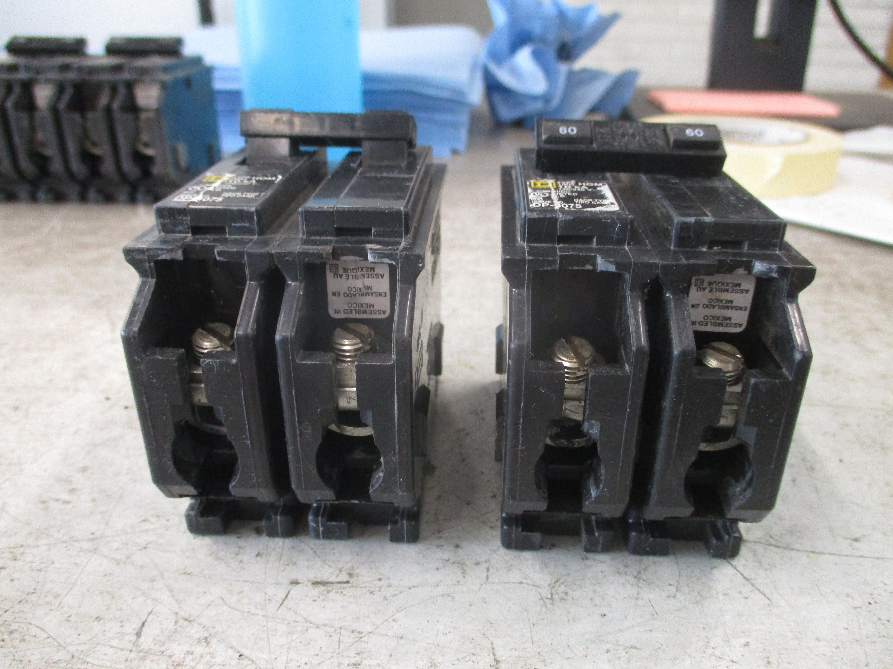 Square D Clip-On Circuit Breaker HOM260 60A 100/240V 2P *Lot of 2* Used