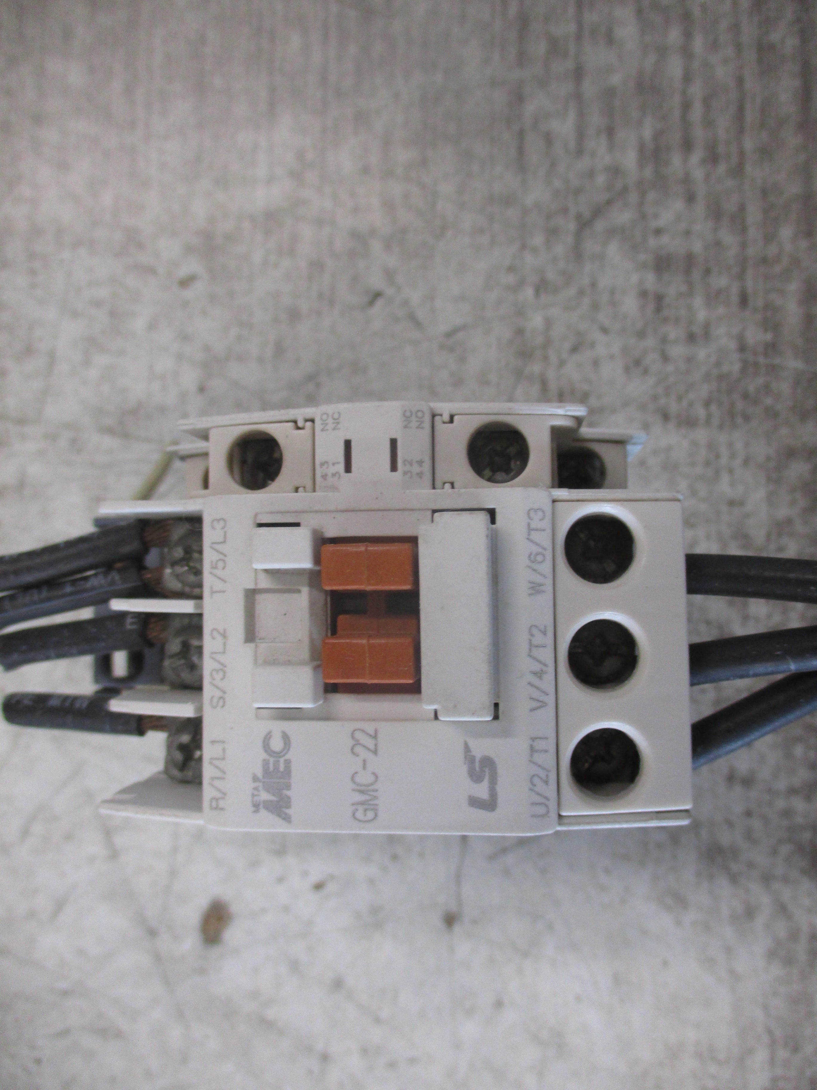 LS MEC Contactor GMC-22 120V Coil 32A 600V Used