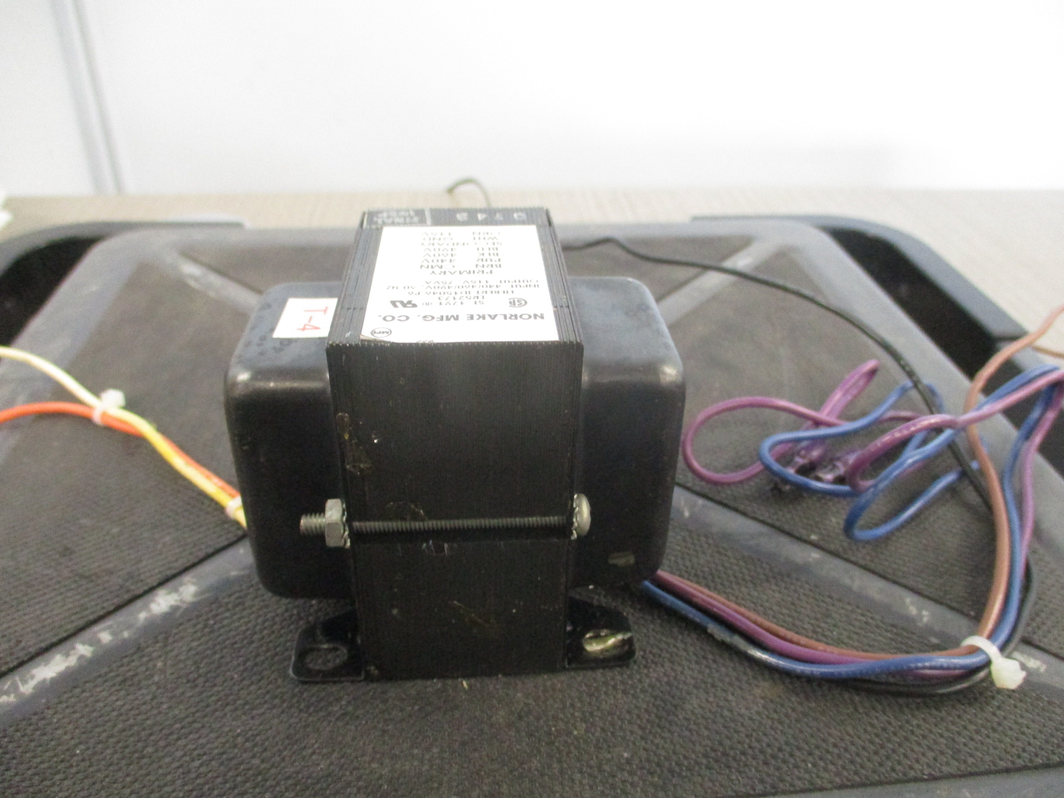 Norlake Transformer LR52173 75VA Pri: 440/460/490V Sec: 115V 60Hz Used