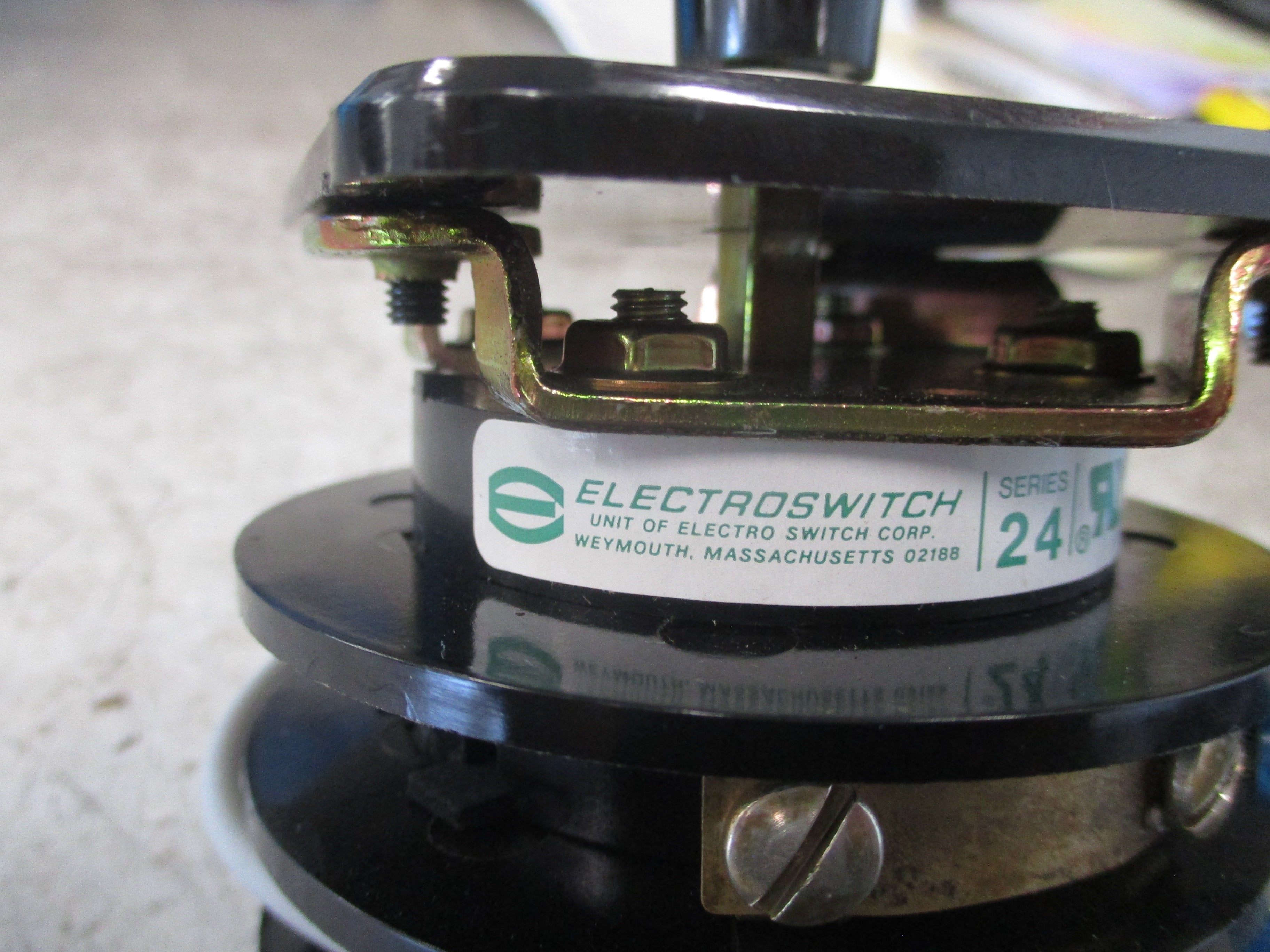Electroswitch Series 24 Voltmeter Rotary Switch 2404C Used