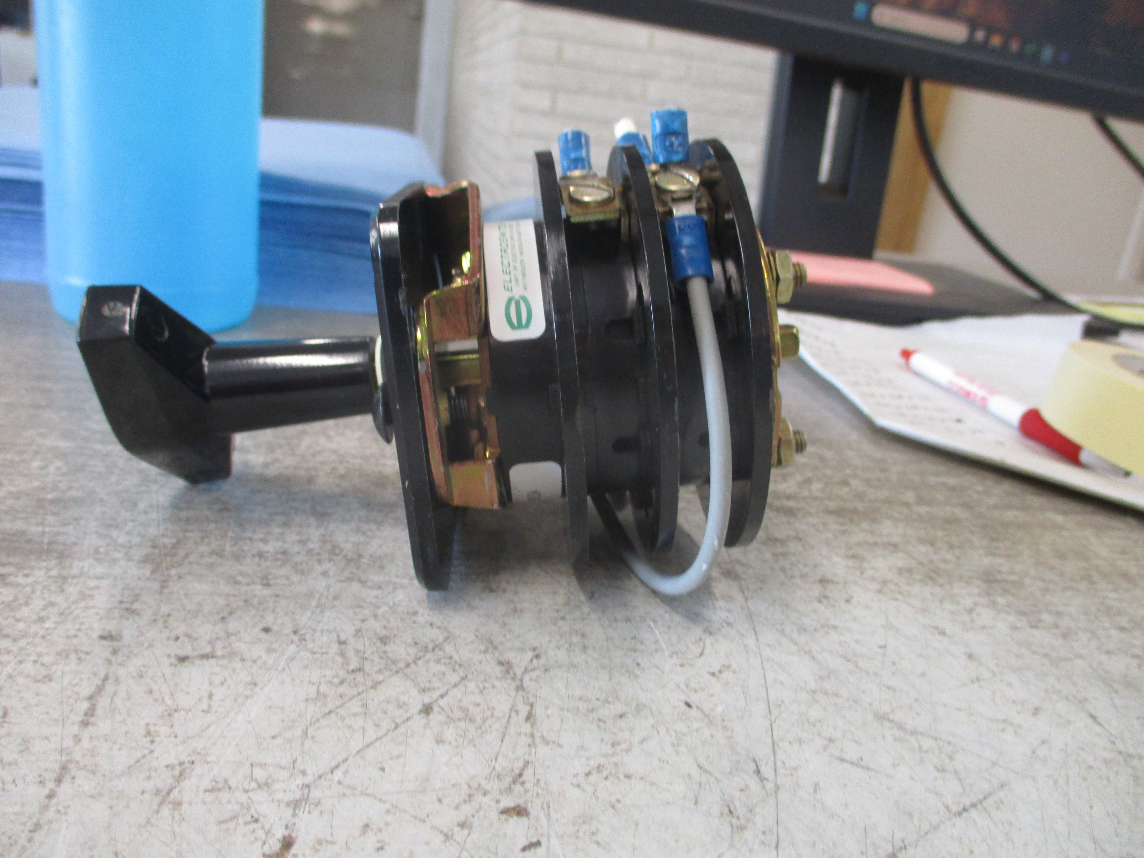 Electroswitch Series 24 Voltmeter Rotary Switch 2404C Used