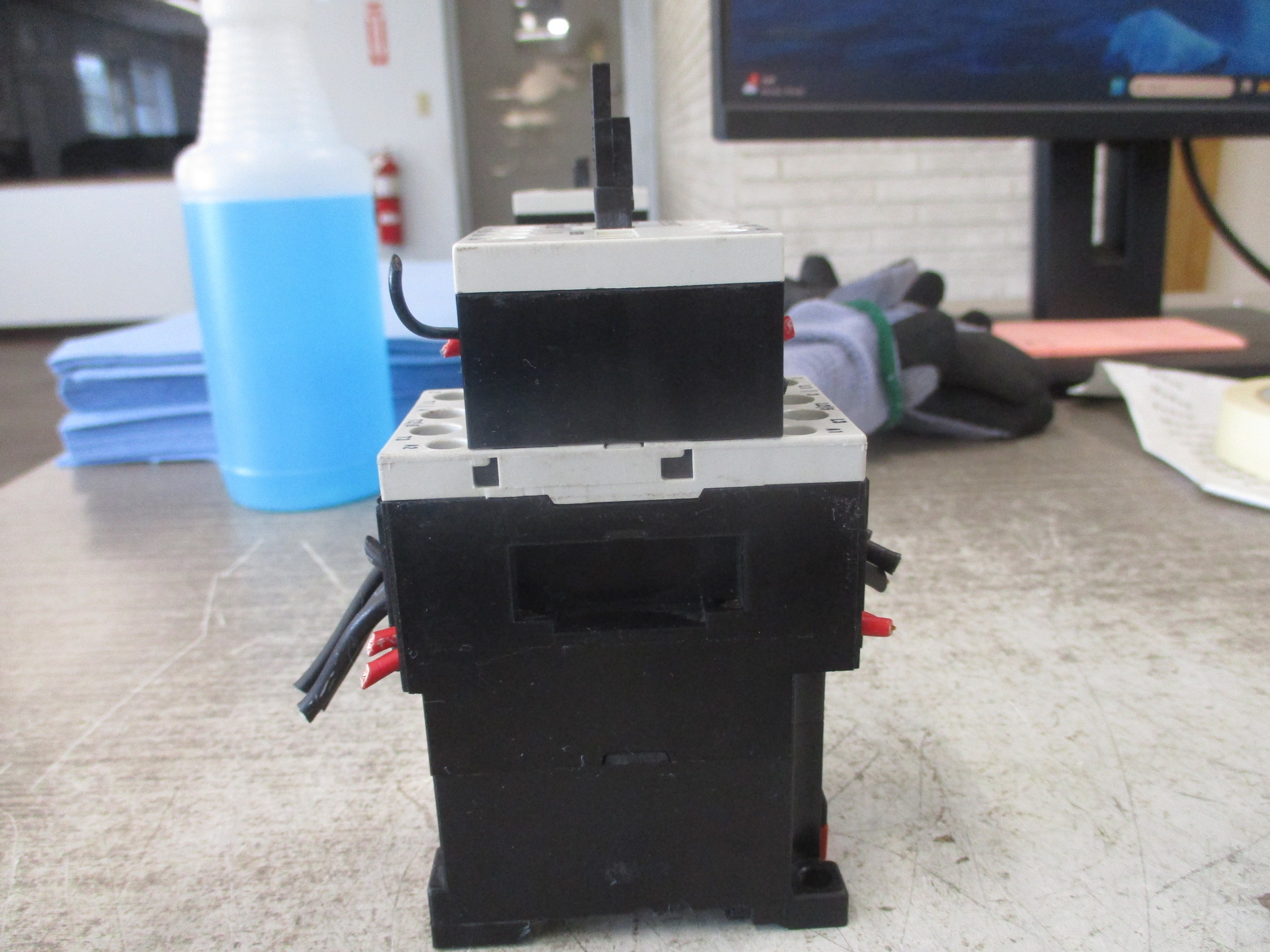 Square D Contactor 8502 PE 4.00 E 120V Coil W/Aux Contact Block Used