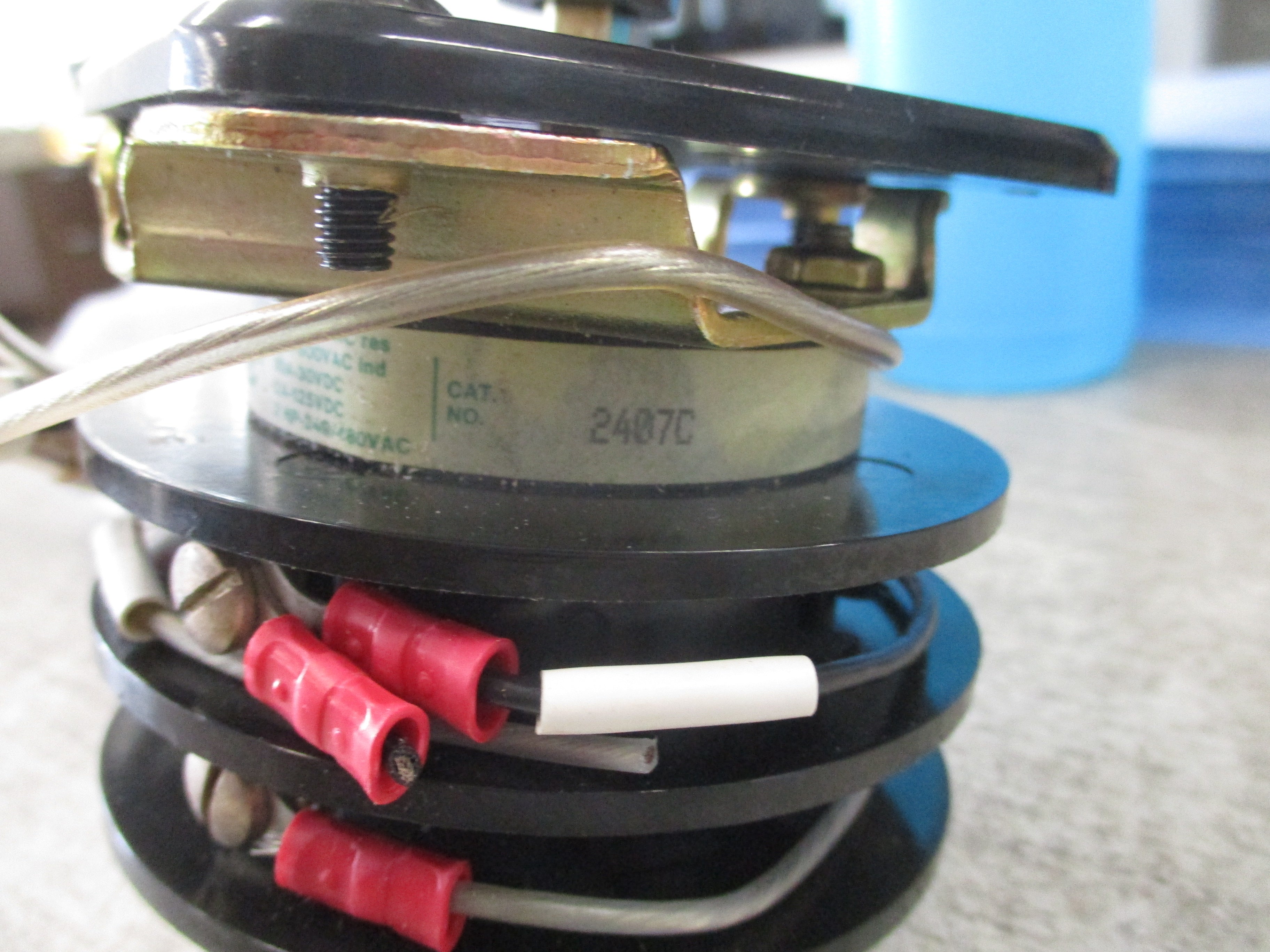 Electroswitch Series 24 Watt Var Select Rotary Switch 2407C Used