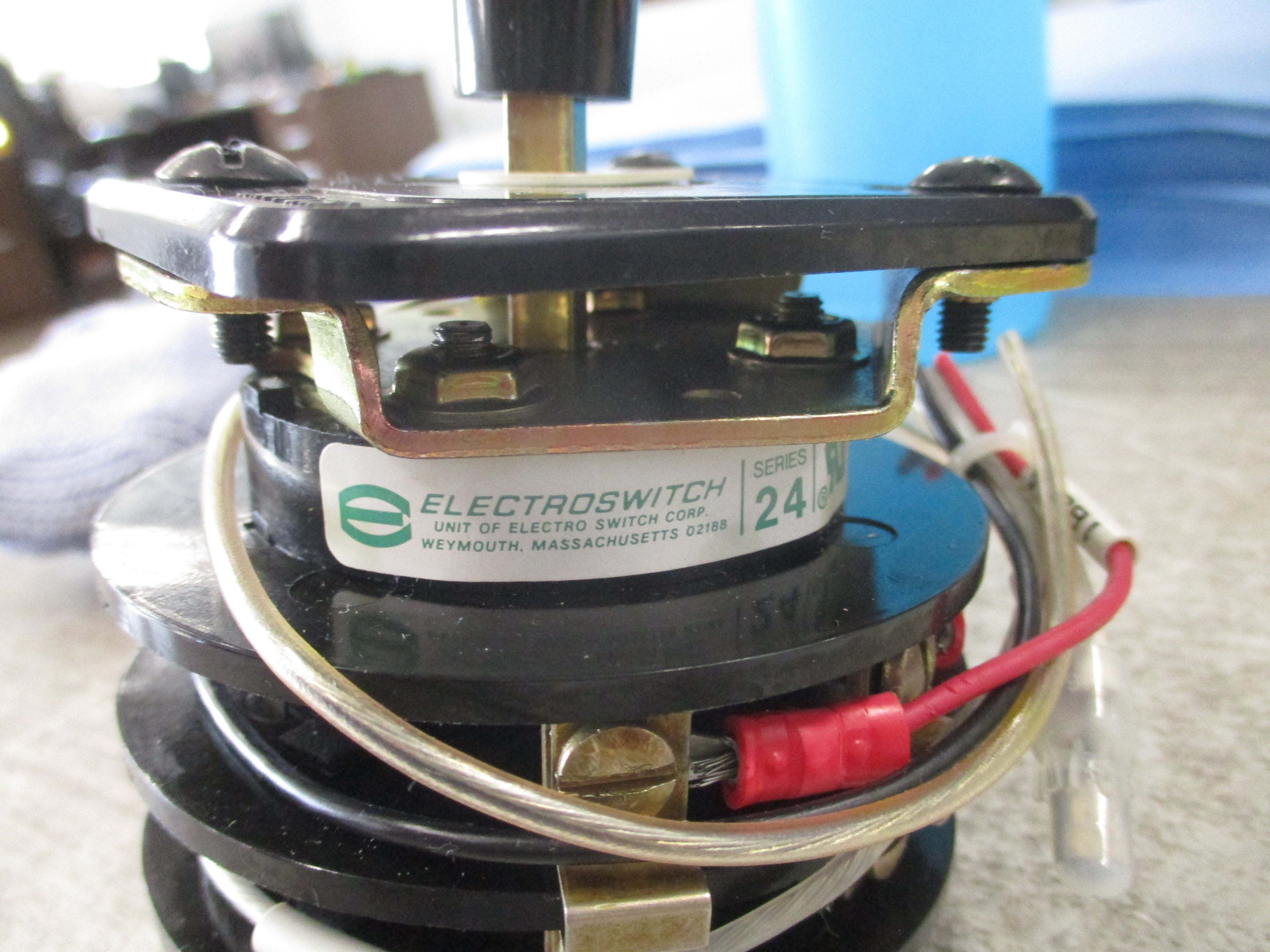 Electroswitch Series 24 Watt Var Select Rotary Switch 2407C Used