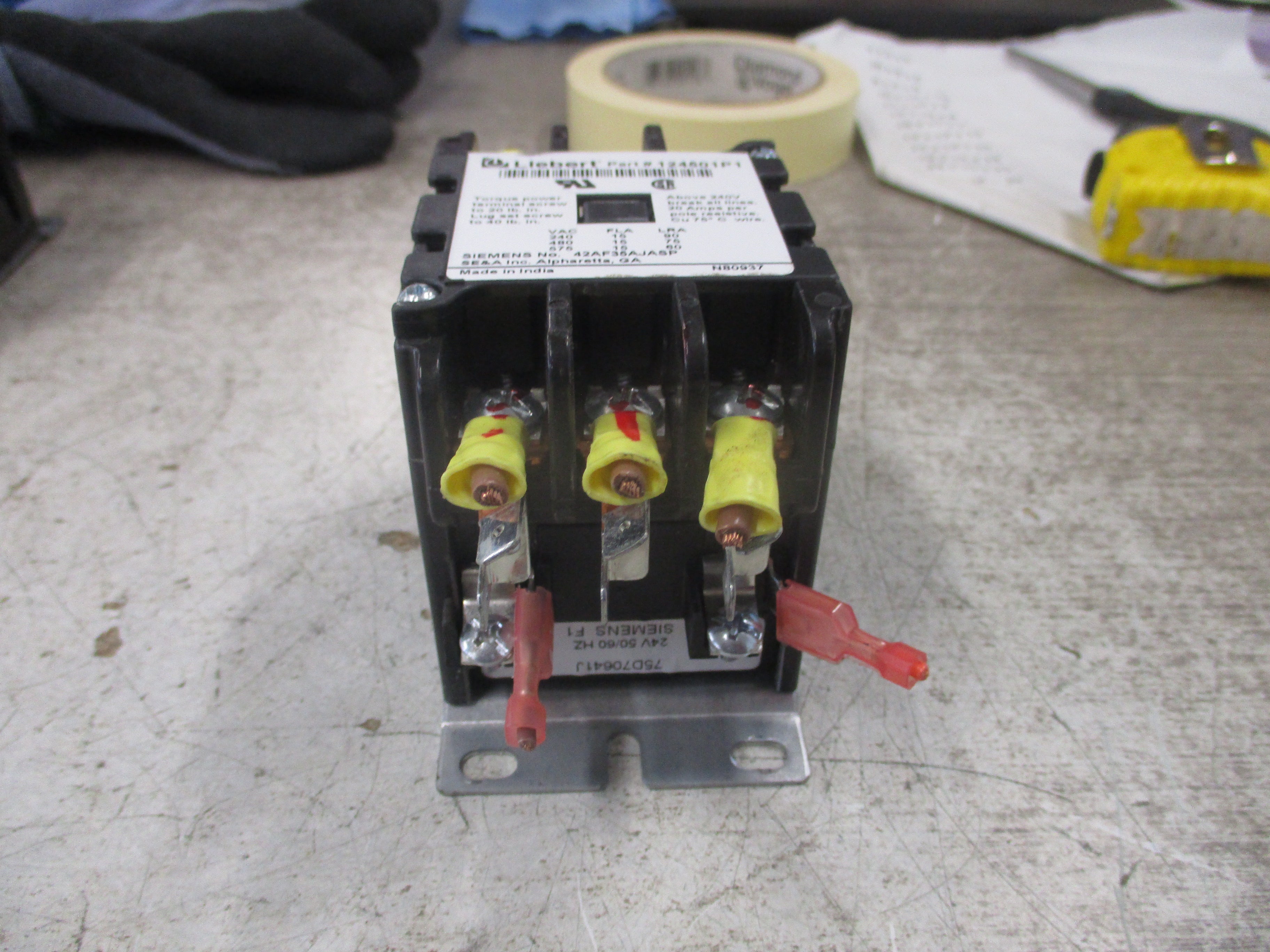 Liebert Contactor 124501P1 24V Coil 15A 240-575V Used