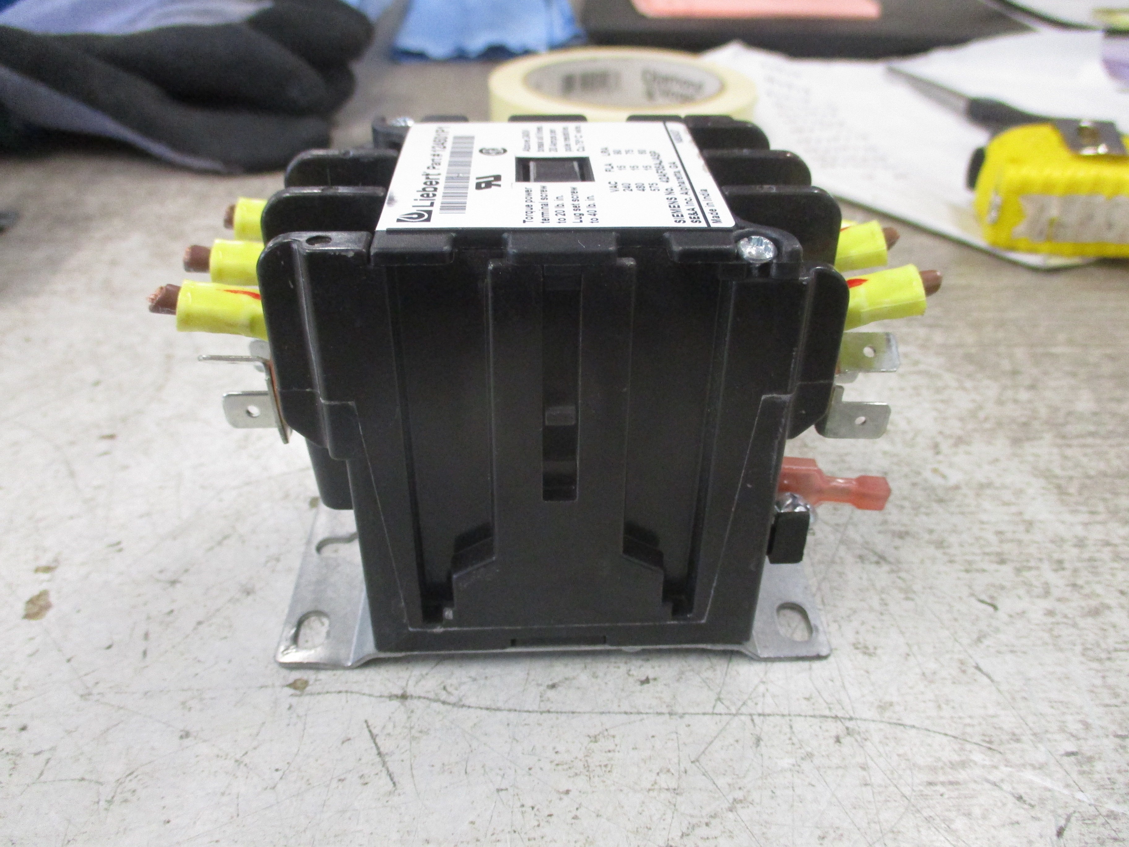 Liebert Contactor 124501P1 24V Coil 15A 240-575V Used